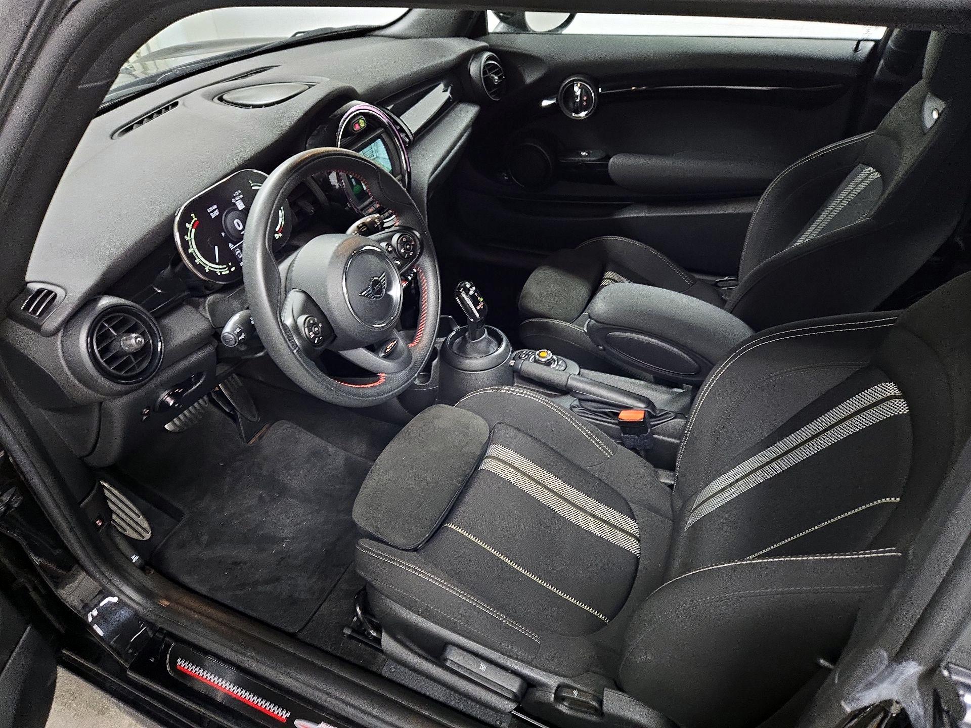 Thumbnail: 2021 MINI Cooper Hardtop - 11