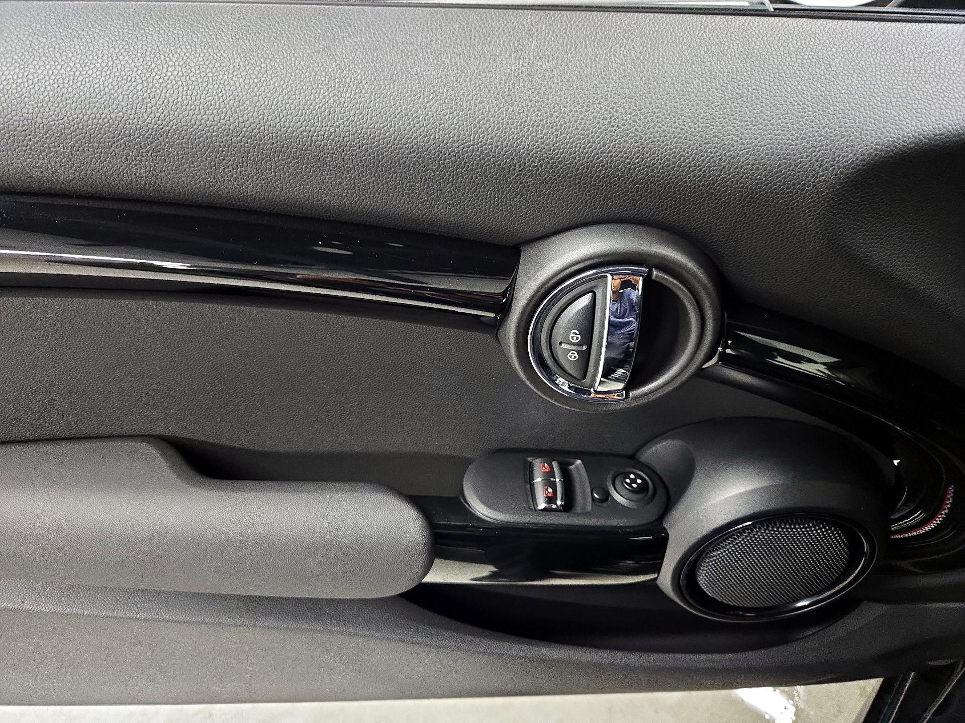 Thumbnail: 2021 MINI Cooper Hardtop - 12