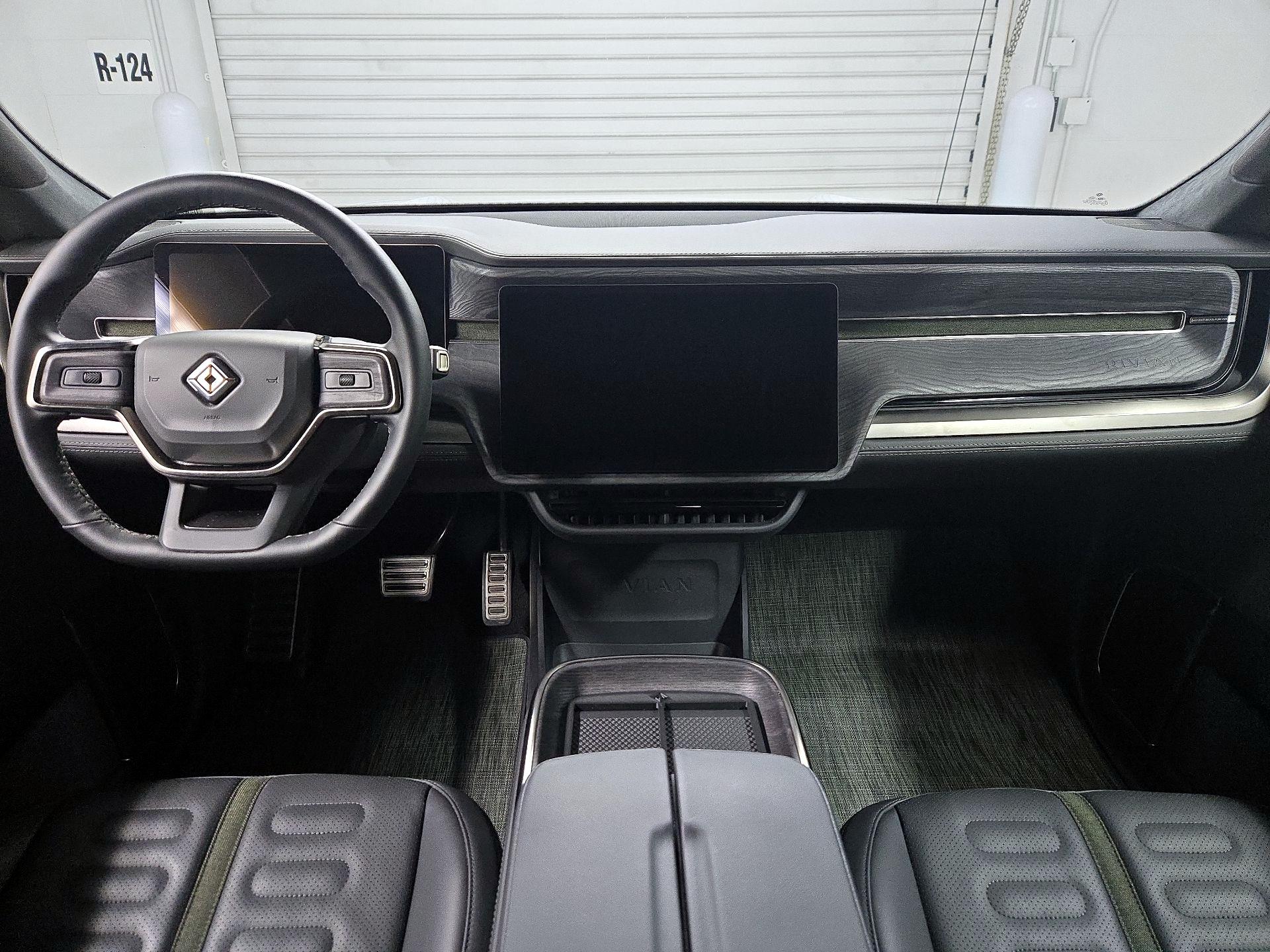Thumbnail: 2023 Rivian R1T - 9