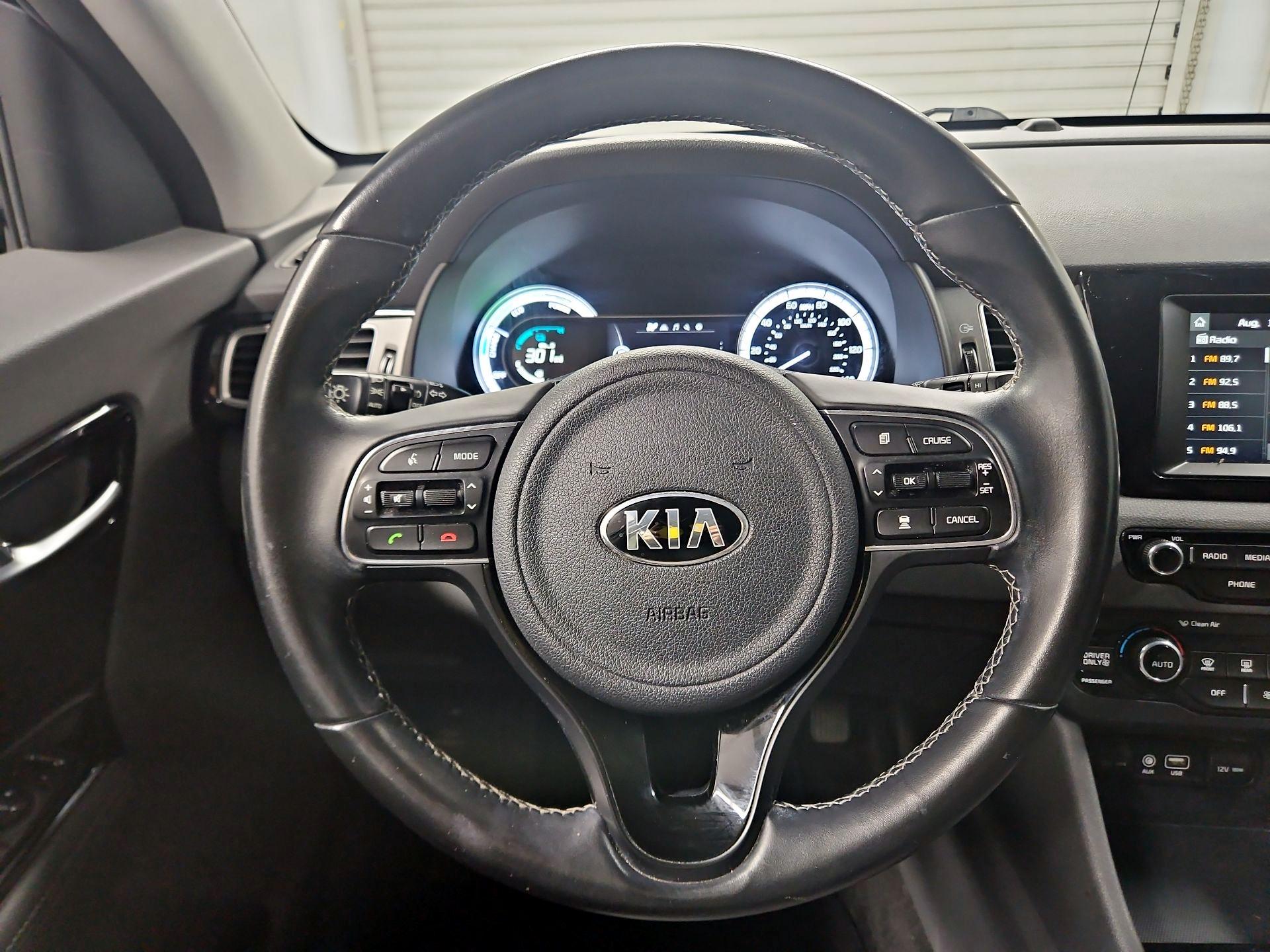 Thumbnail: 2017 Kia Niro - 10