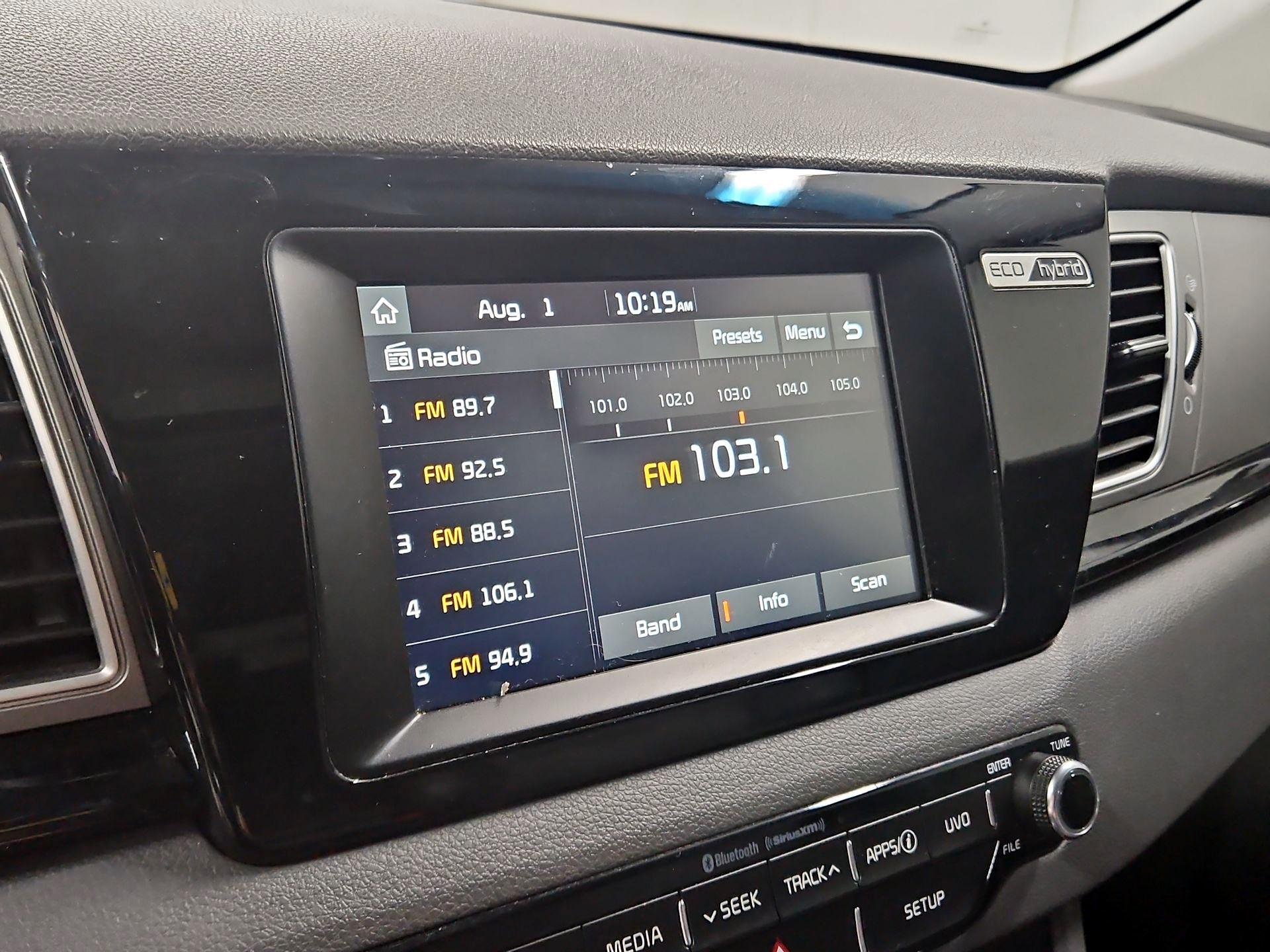Thumbnail: 2017 Kia Niro - 15