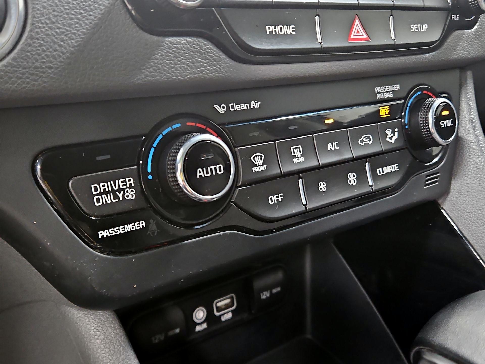 Thumbnail: 2017 Kia Niro - 16