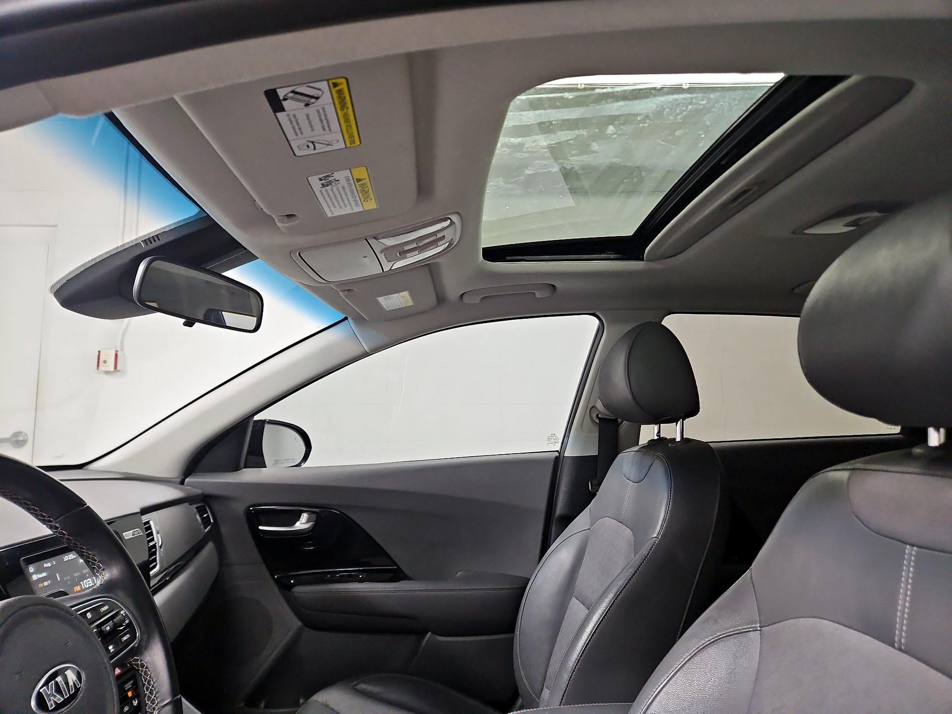 Thumbnail: 2017 Kia Niro - 19