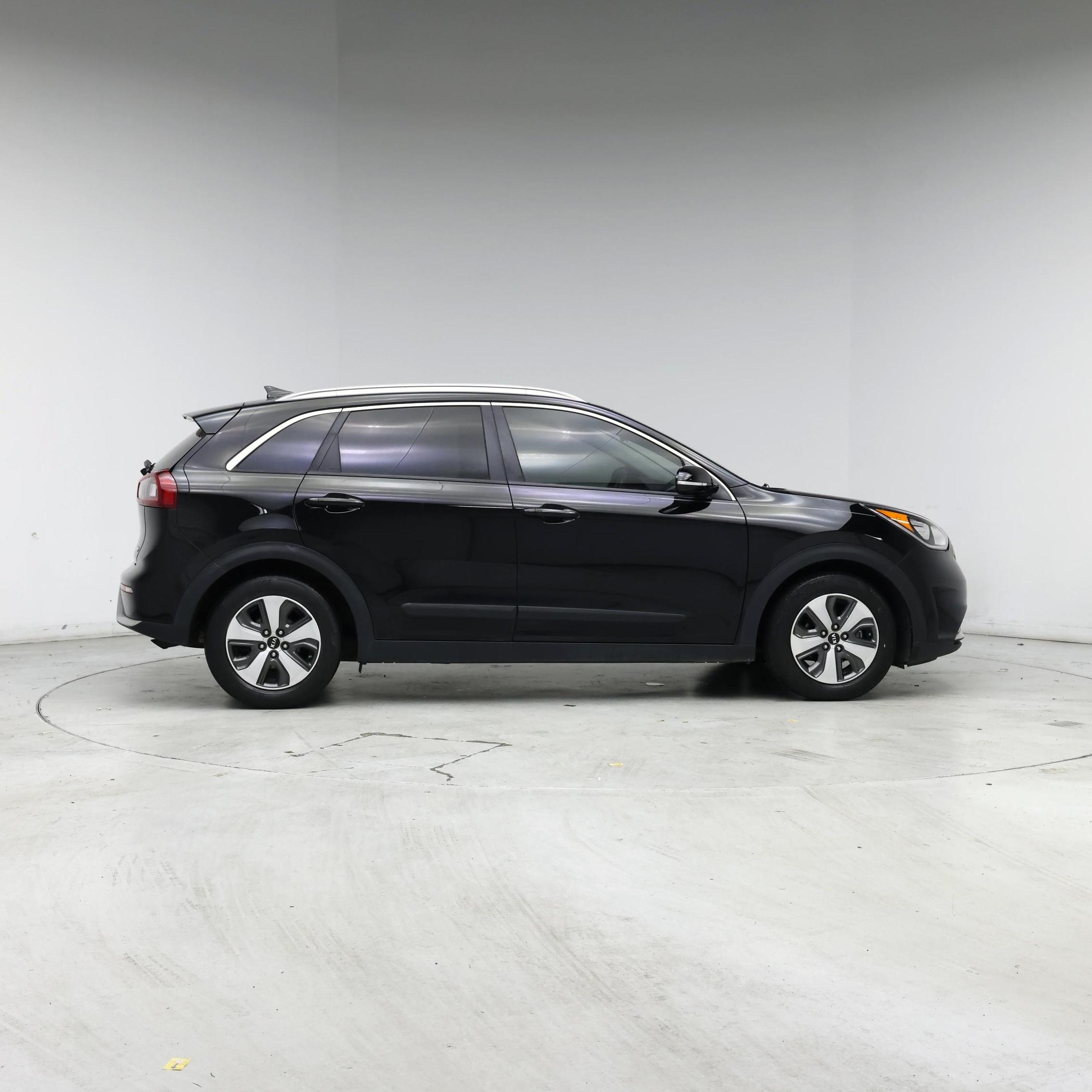 Thumbnail: 2017 Kia Niro - 7