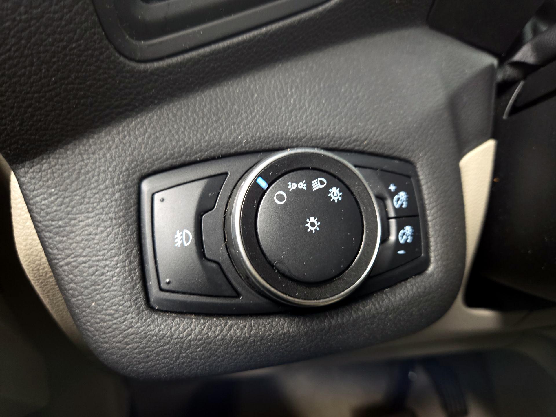 Thumbnail: 2016 Ford Escape - 13