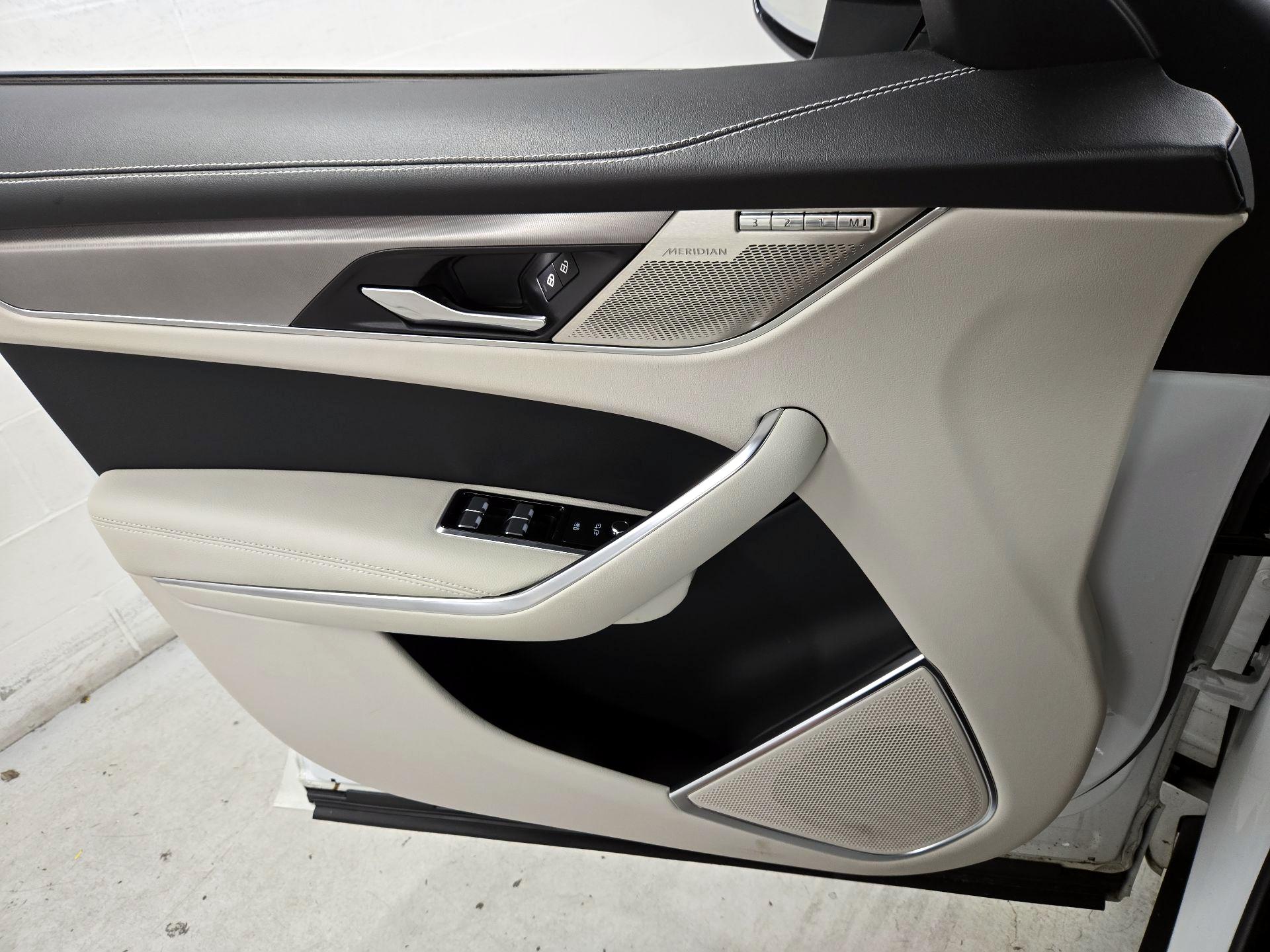 Thumbnail: 2021 Jaguar F-Pace - 12