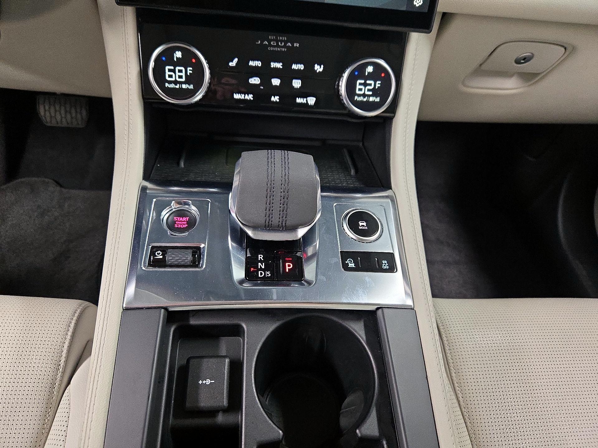 Thumbnail: 2021 Jaguar F-Pace - 18