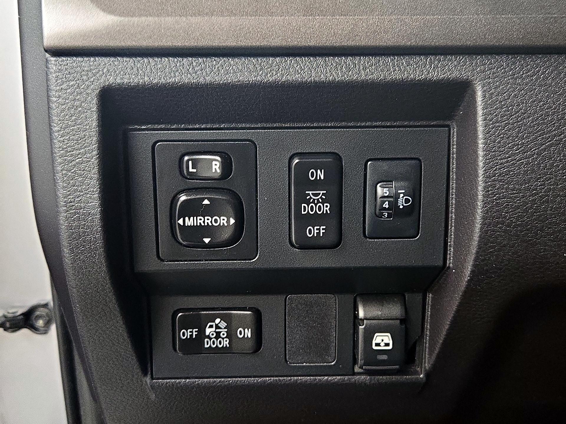 Thumbnail: 2014 Toyota Tundra - 13