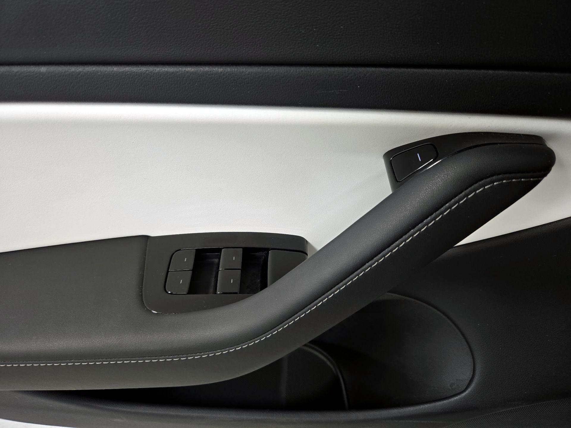 Thumbnail: 2020 Tesla Model 3 - 12