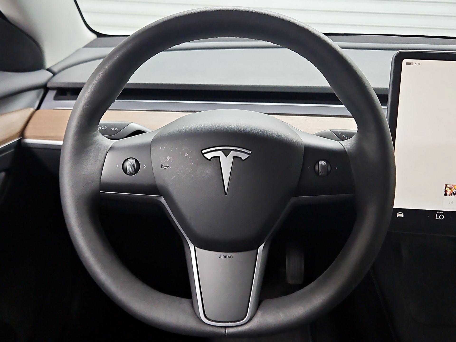 Thumbnail: 2023 Tesla Model 3 - 10