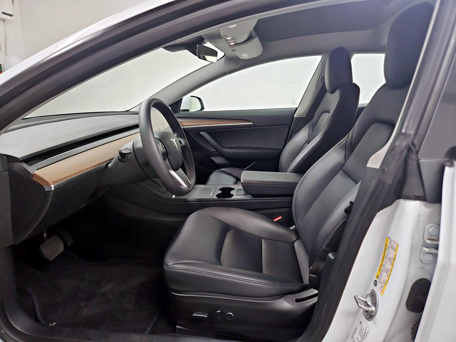 Thumbnail: 2023 Tesla Model 3 - 11