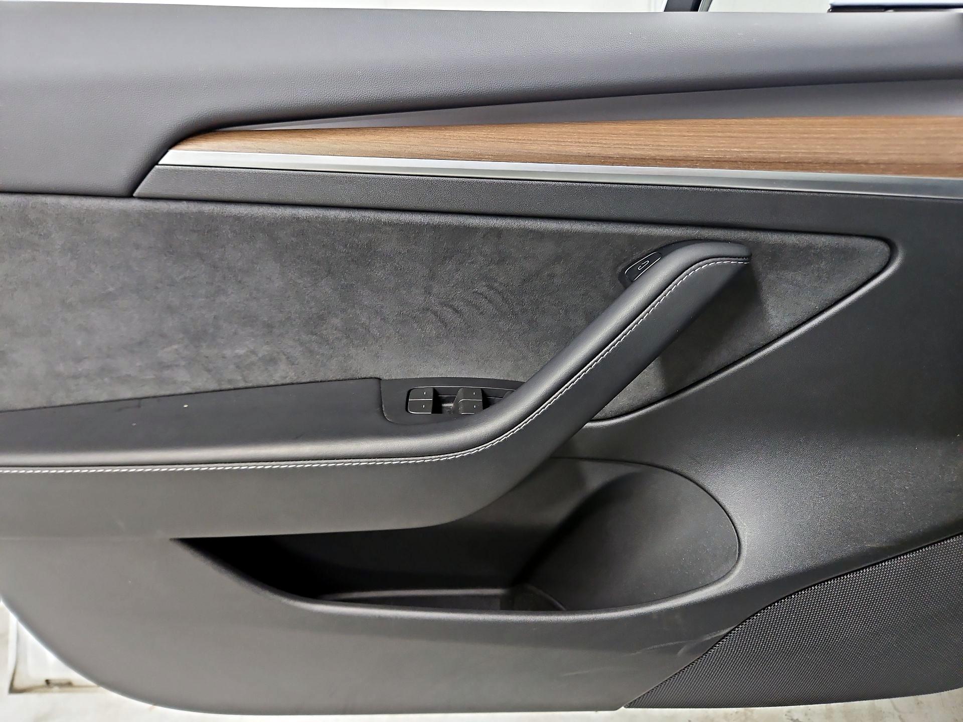 Thumbnail: 2023 Tesla Model 3 - 12