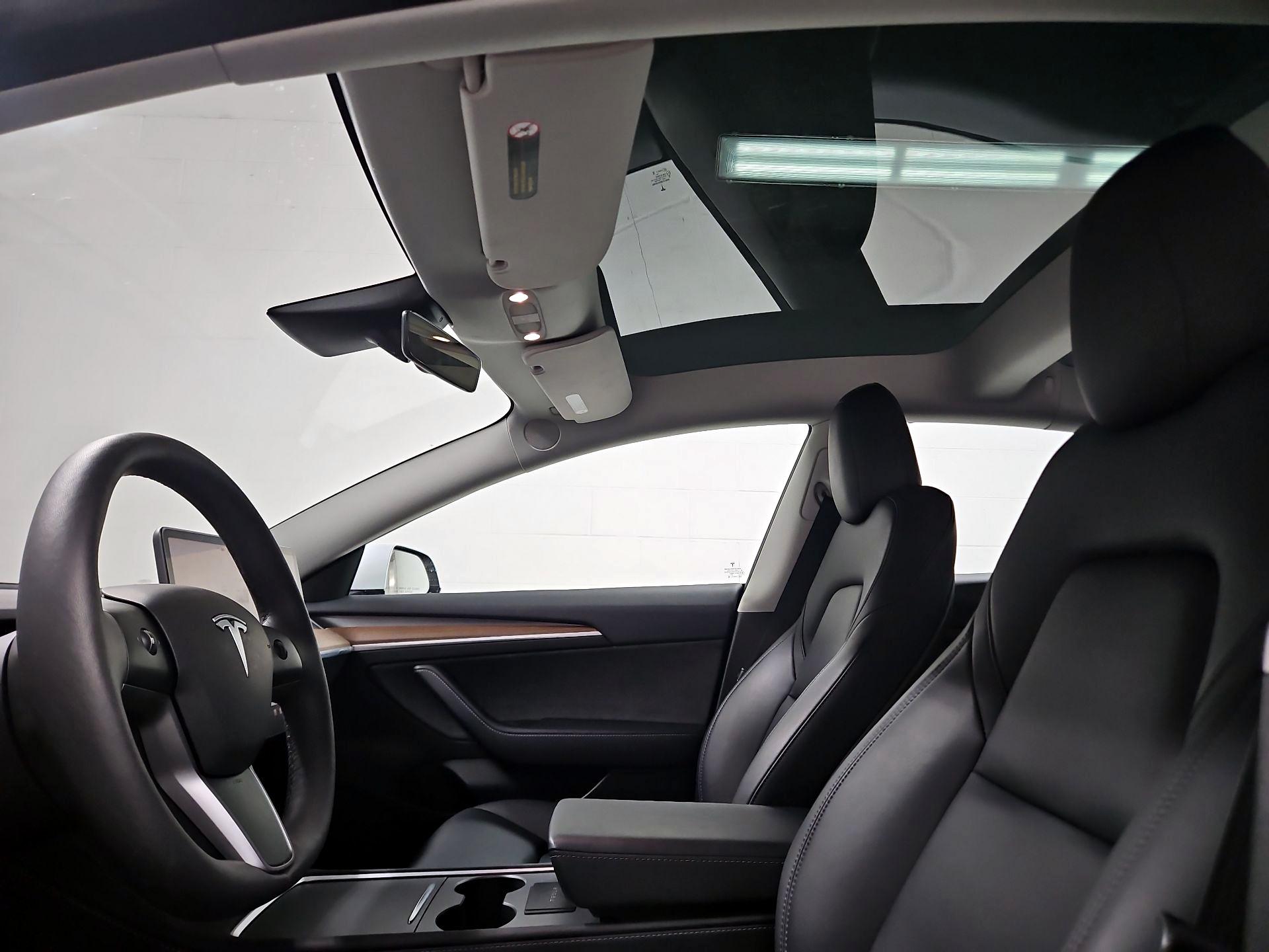 Thumbnail: 2023 Tesla Model 3 - 19