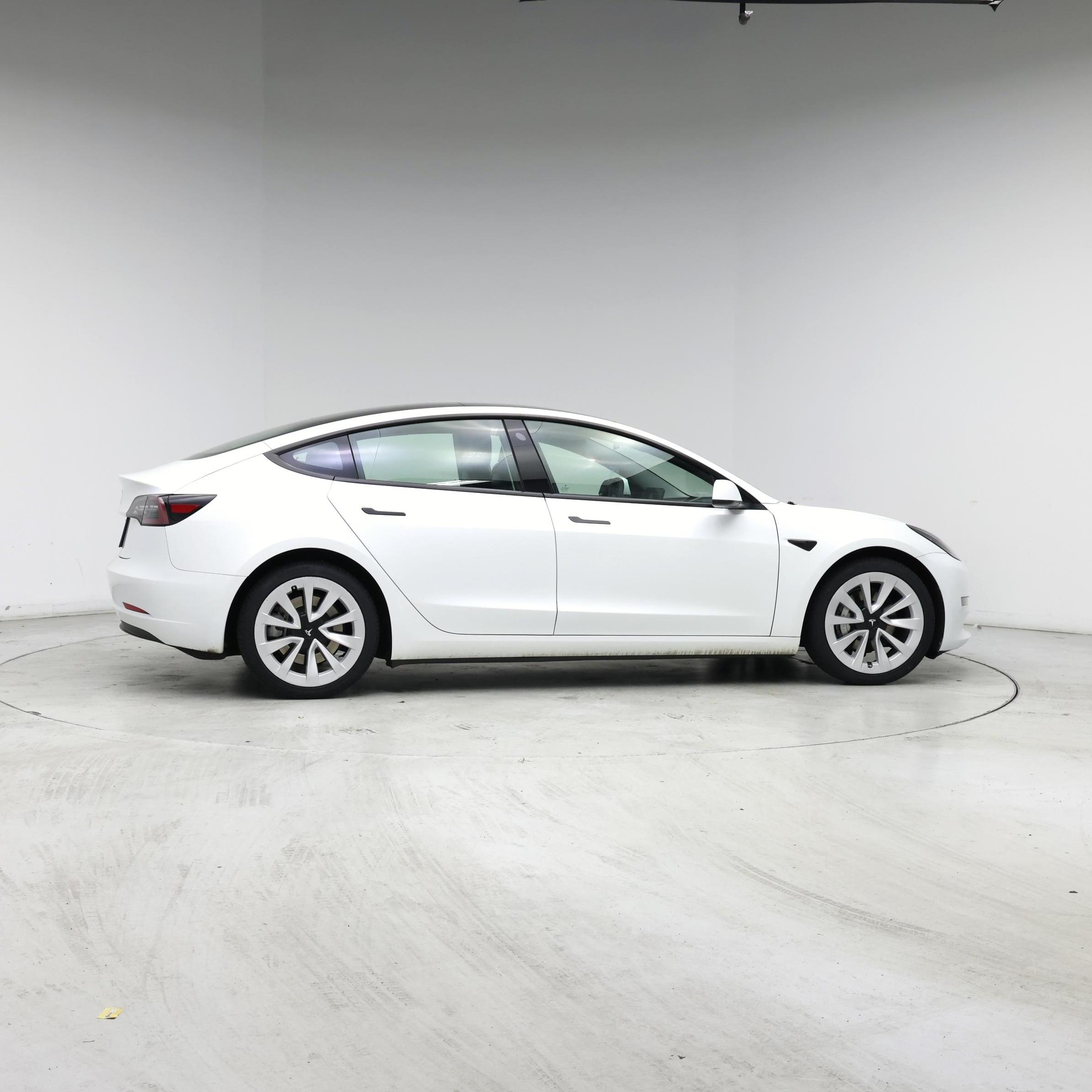 Thumbnail: 2023 Tesla Model 3 - 7