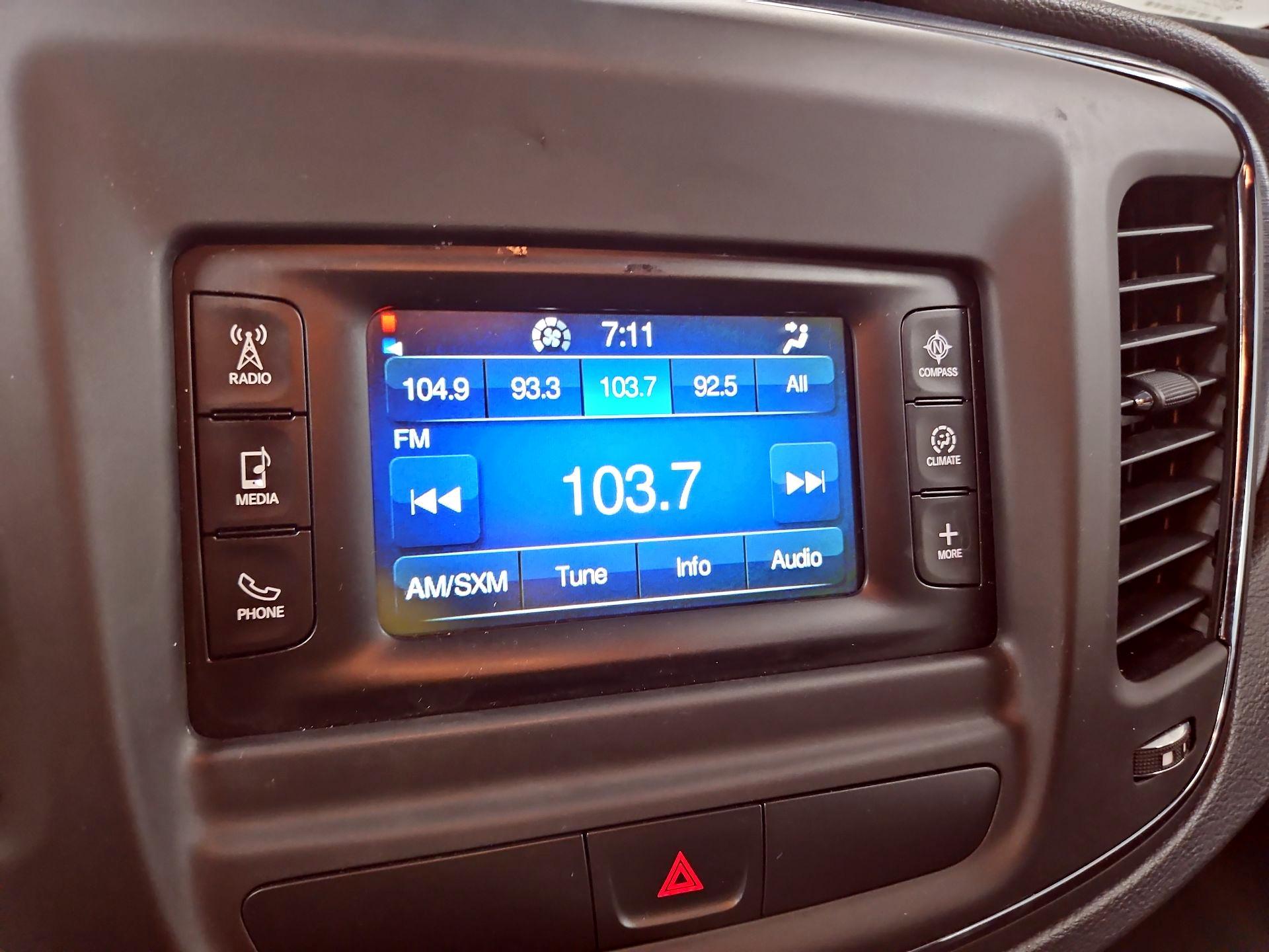 Thumbnail: 2015 Chrysler 200 - 14