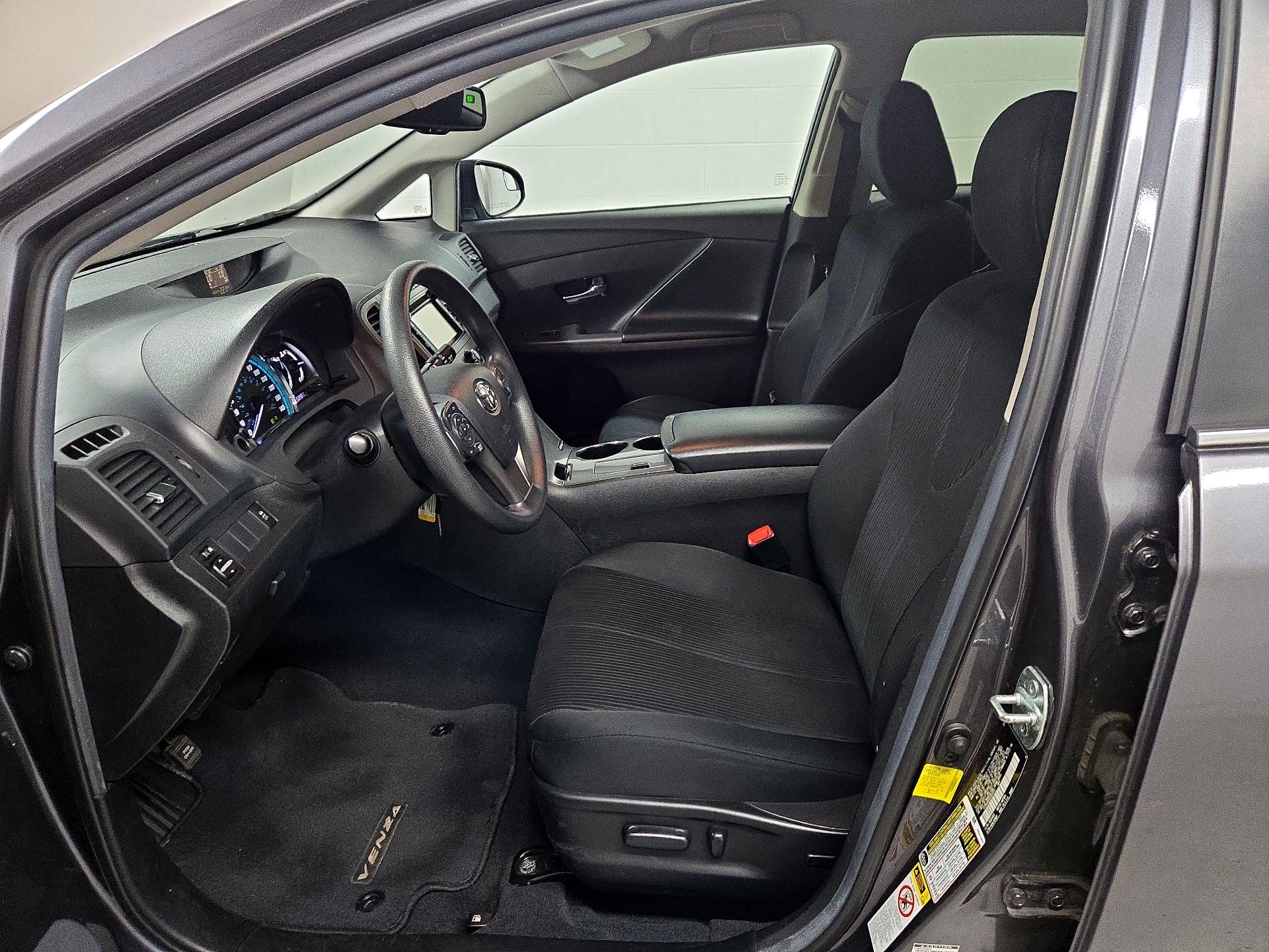 Thumbnail: 2014 Toyota Venza - 11