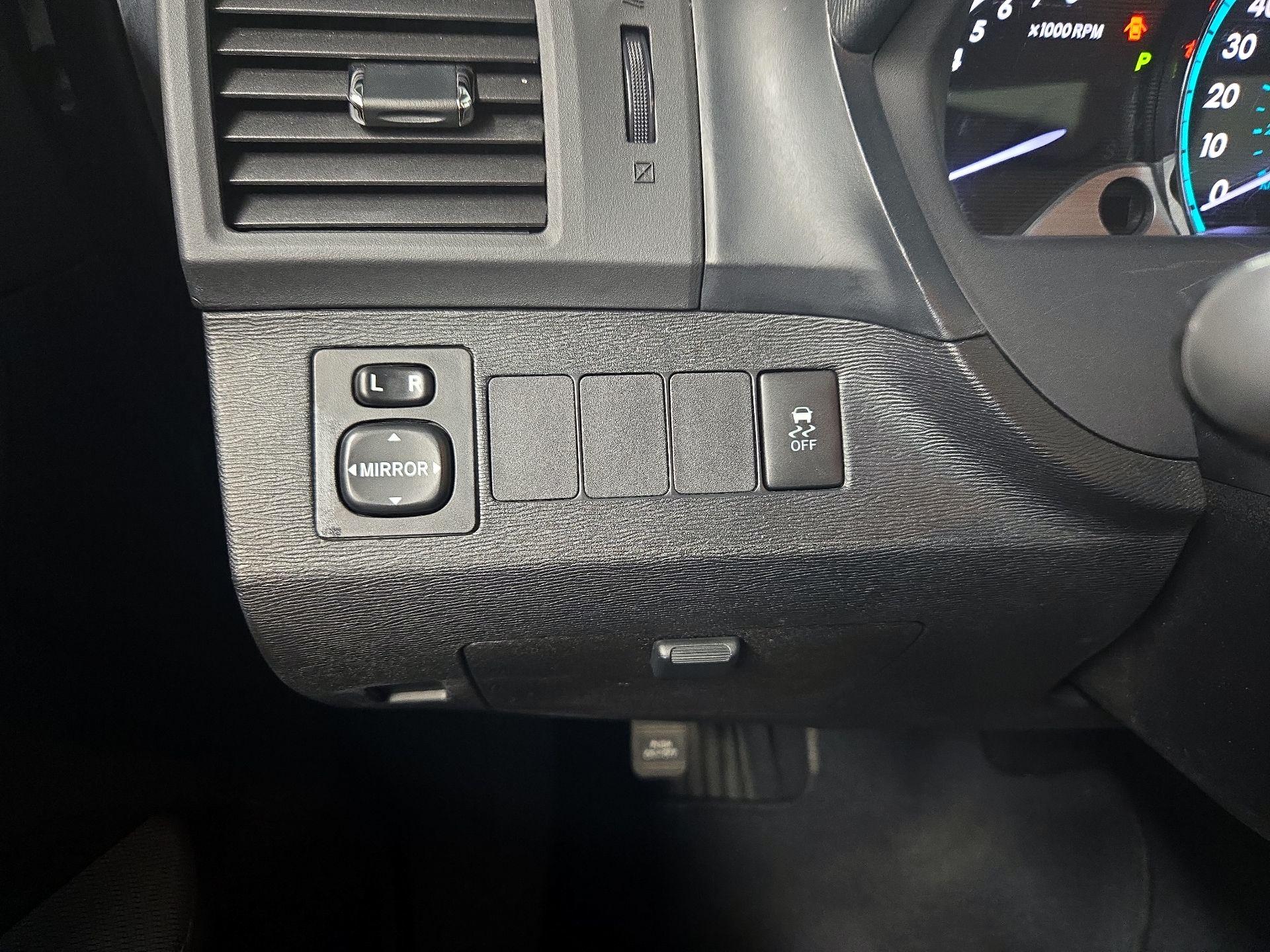 Thumbnail: 2014 Toyota Venza - 13