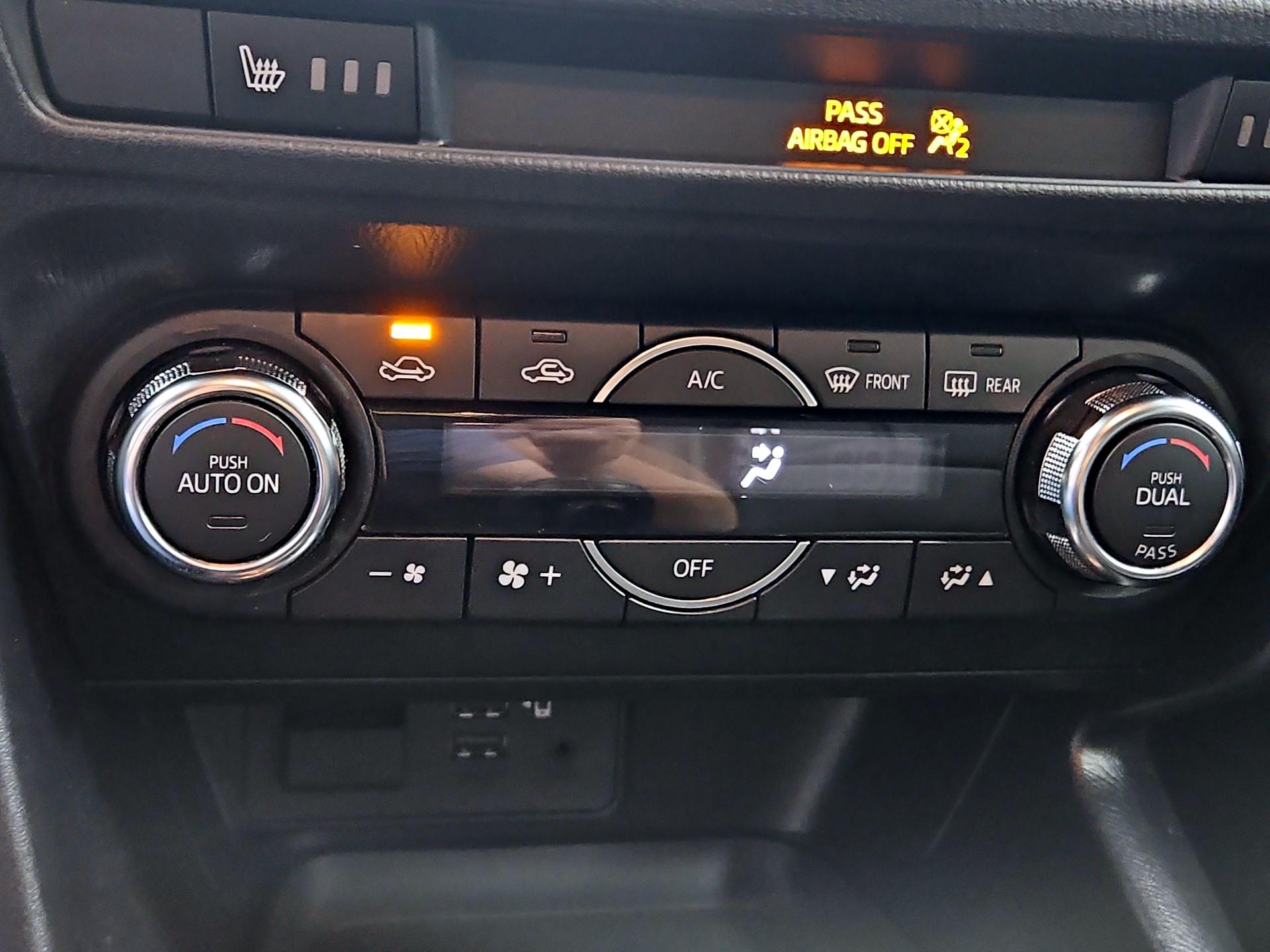 Thumbnail: 2018 Mazda Mazda3 - 16