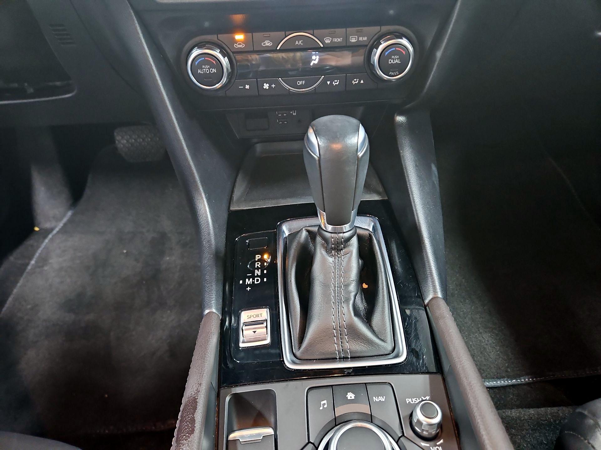 Thumbnail: 2018 Mazda Mazda3 - 17