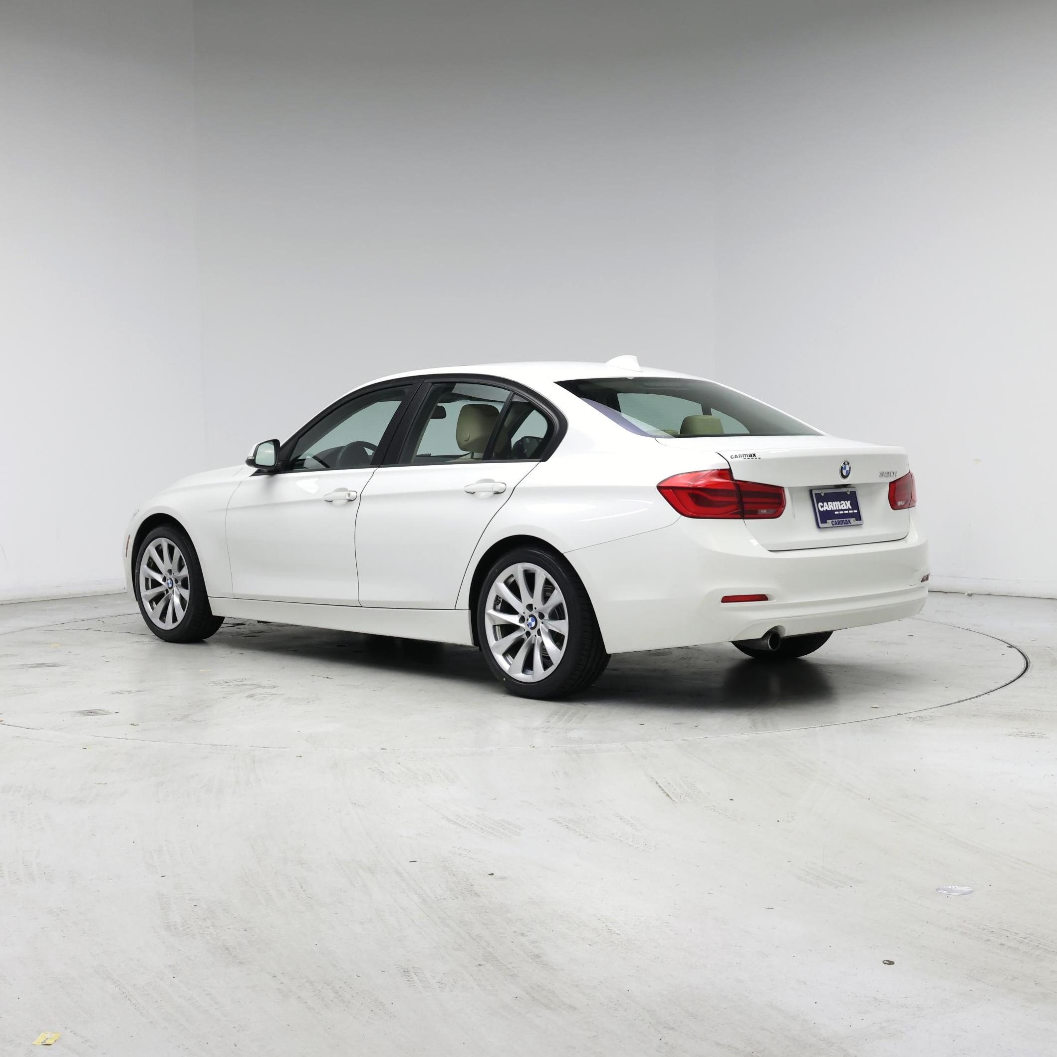 Thumbnail: 2018 BMW 3 Series - 2