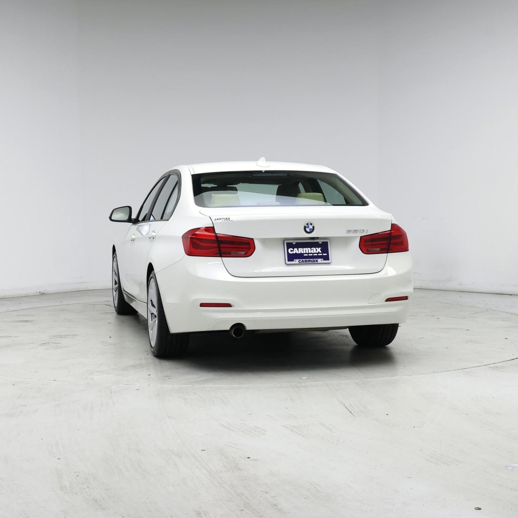 Thumbnail: 2018 BMW 3 Series - 6