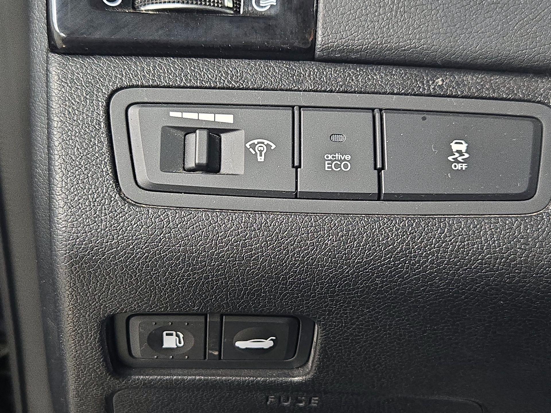 Thumbnail: 2013 Hyundai Sonata - 13