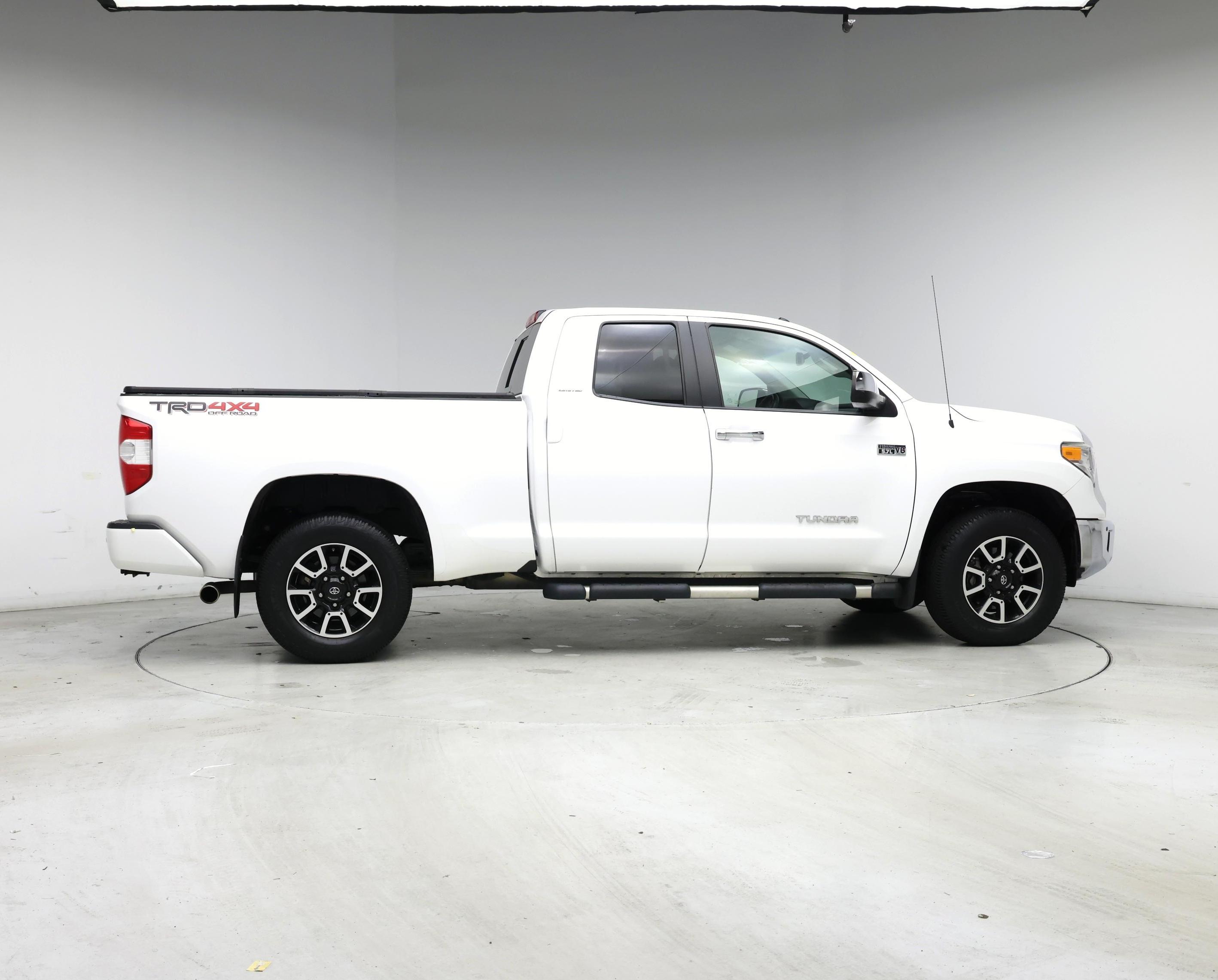Thumbnail: 2017 Toyota Tundra - 7