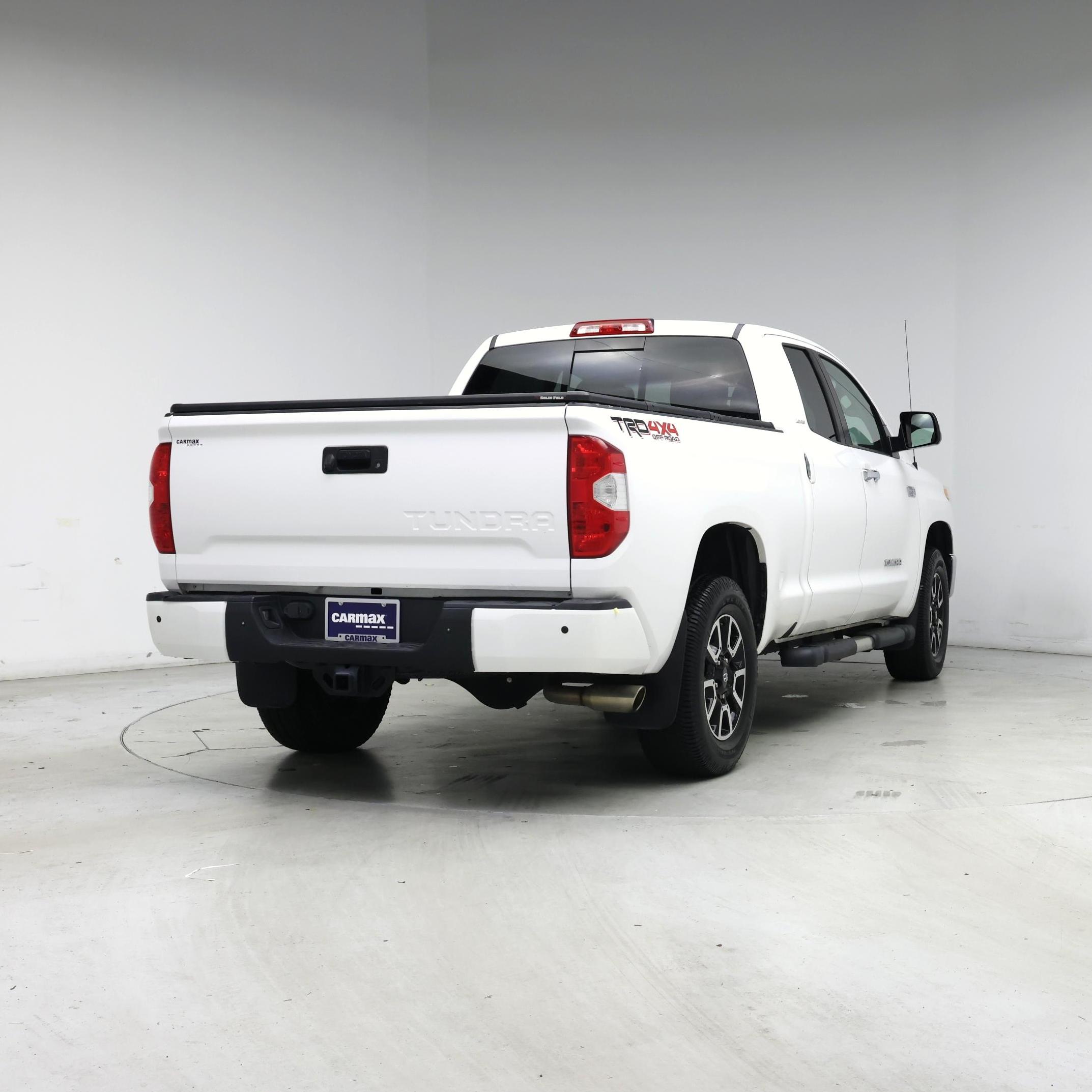 Thumbnail: 2017 Toyota Tundra - 8
