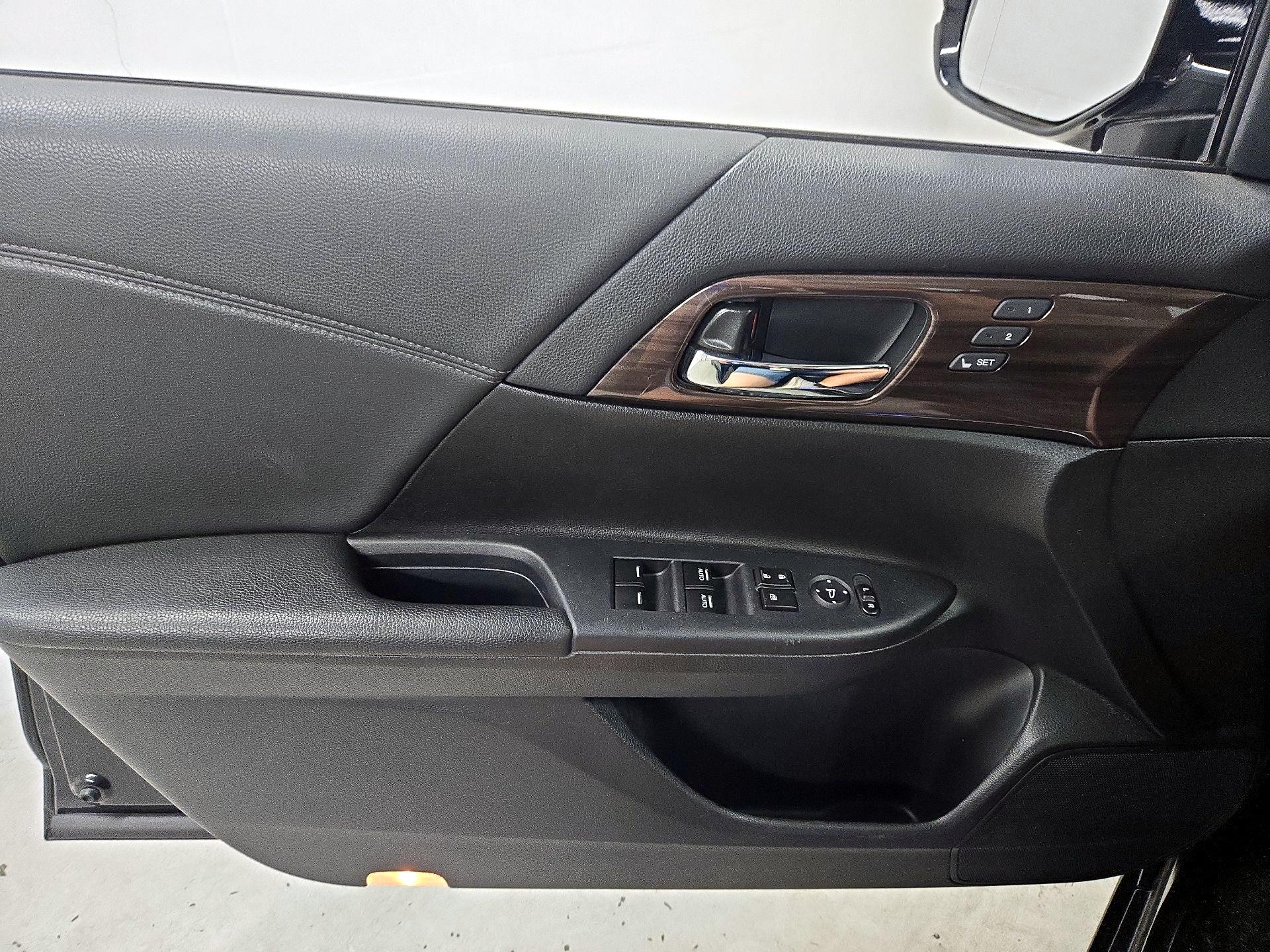 Thumbnail: 2016 Honda Accord - 12