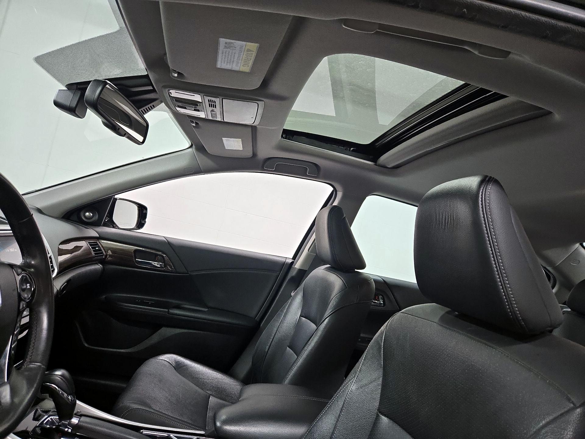 Thumbnail: 2016 Honda Accord - 20