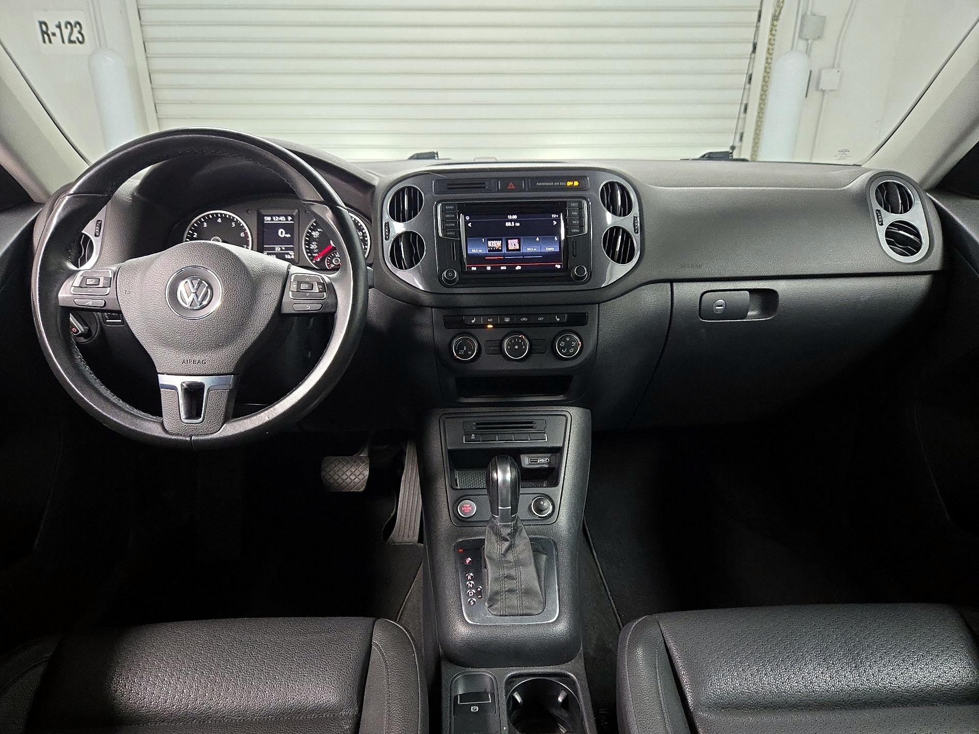 Thumbnail: 2016 Volkswagen Tiguan - 9