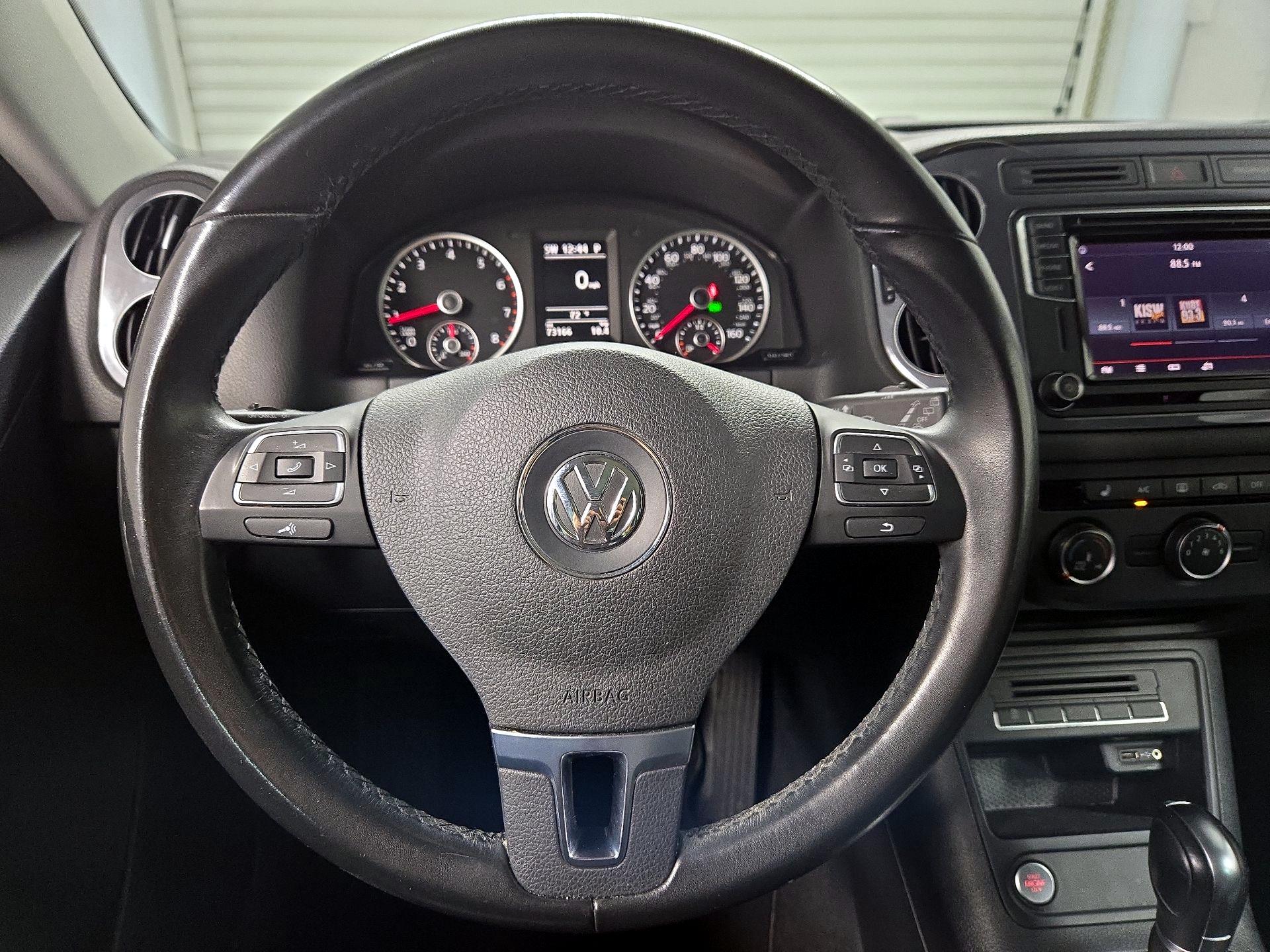 Thumbnail: 2016 Volkswagen Tiguan - 10