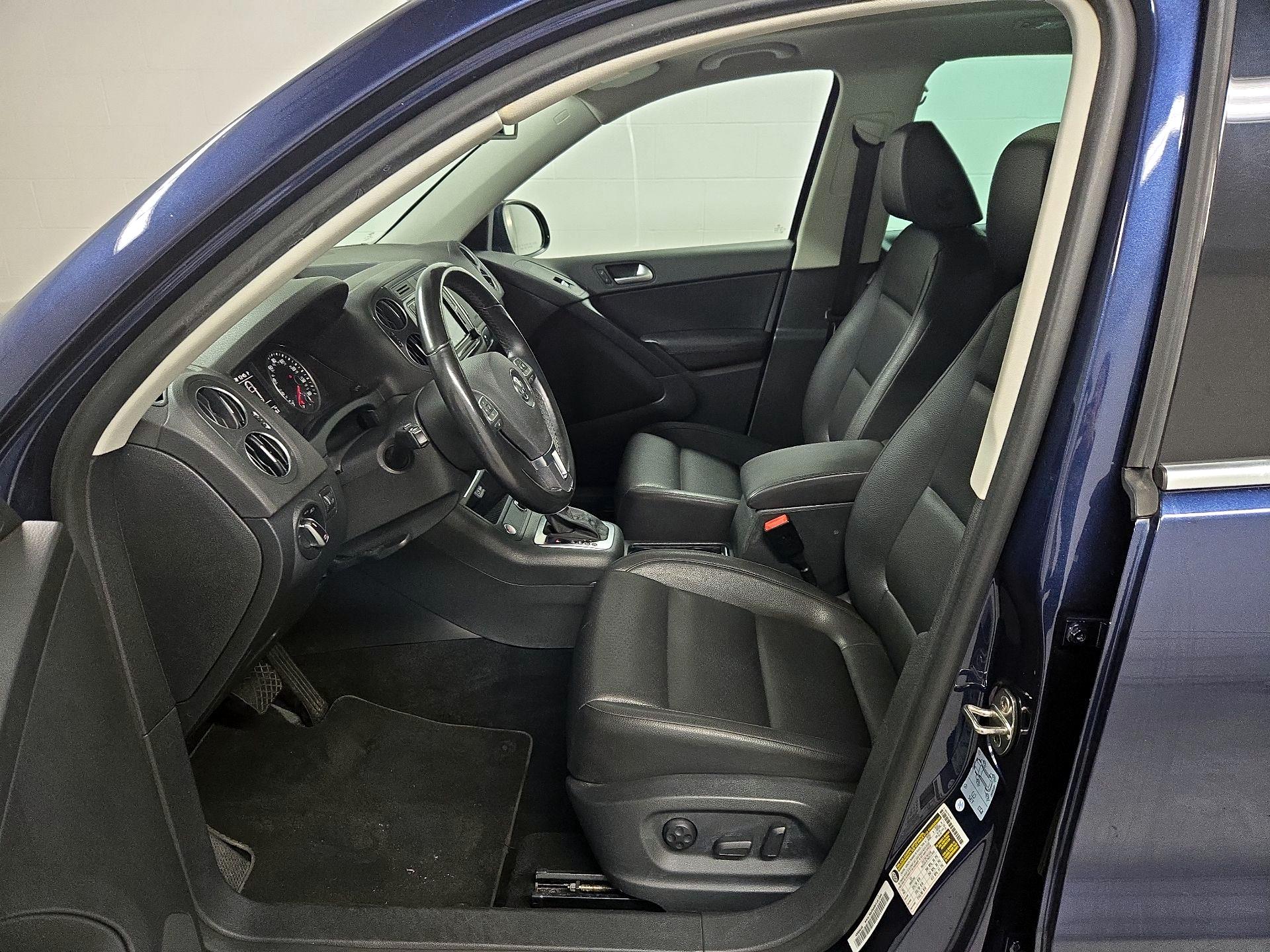 Thumbnail: 2016 Volkswagen Tiguan - 11