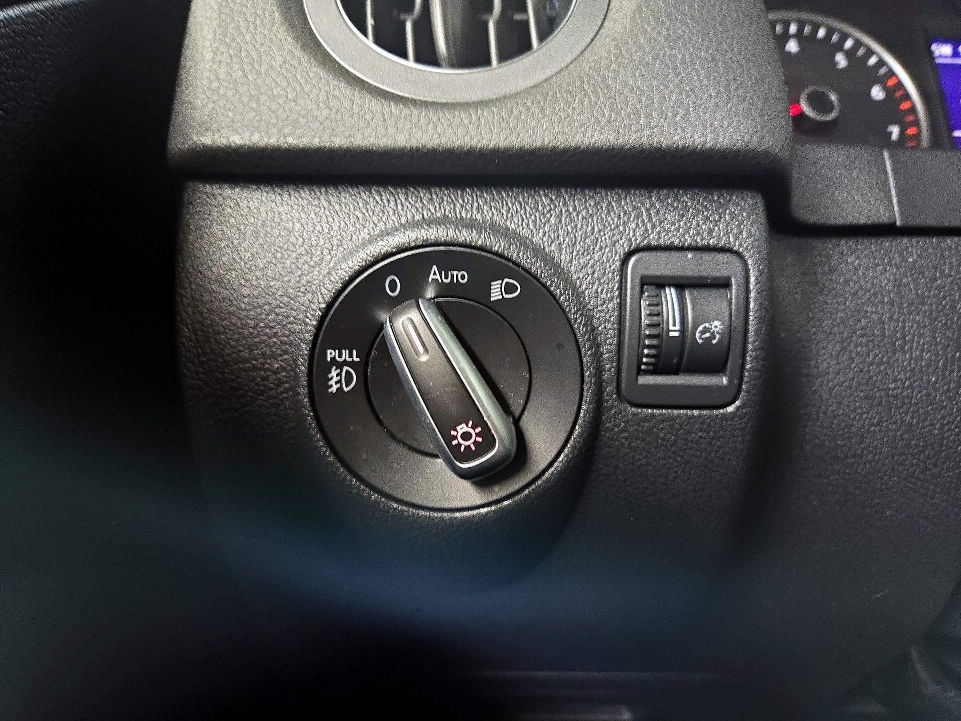 Thumbnail: 2016 Volkswagen Tiguan - 13