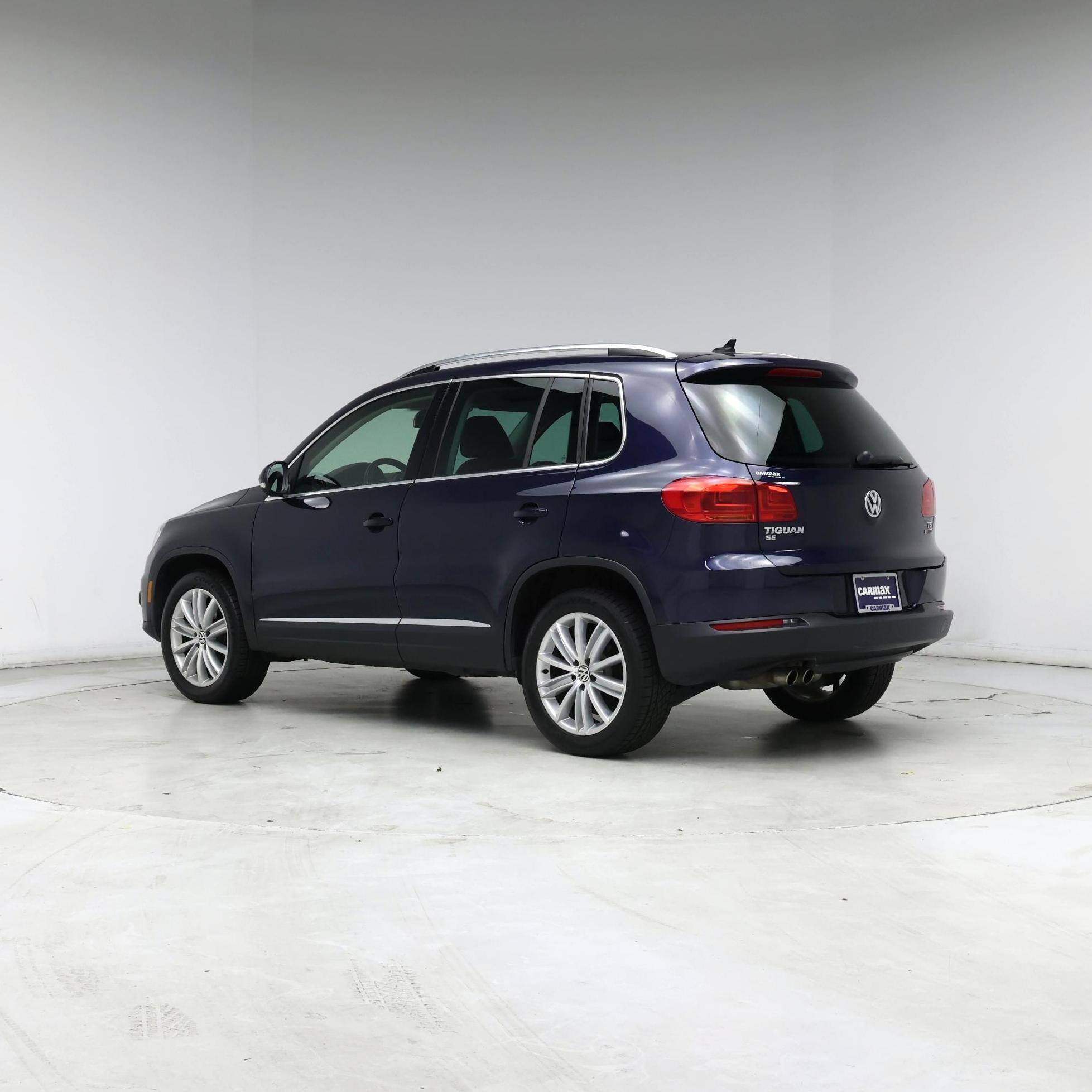 Thumbnail: 2016 Volkswagen Tiguan - 2