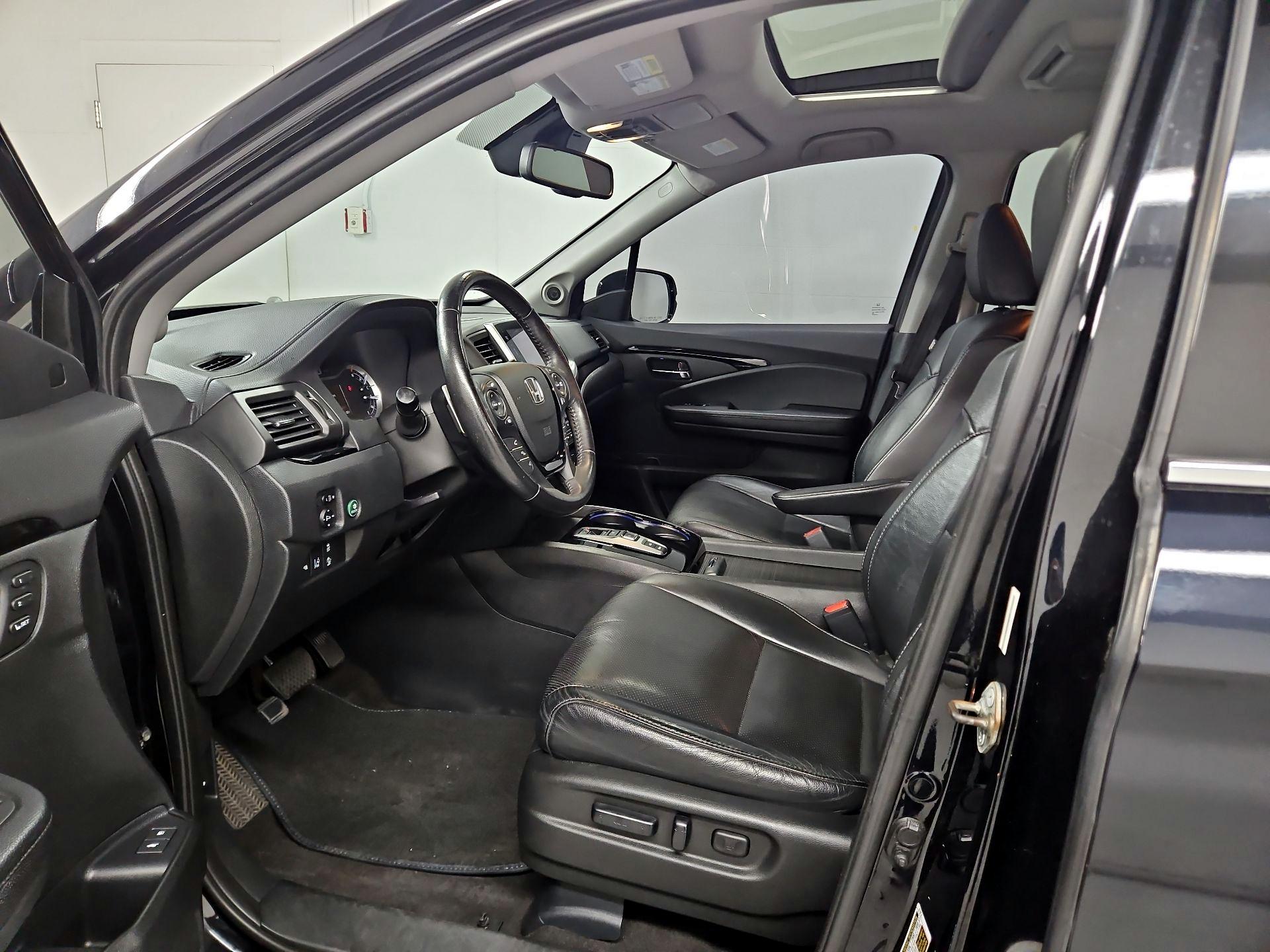 Thumbnail: 2016 Honda Pilot - 11
