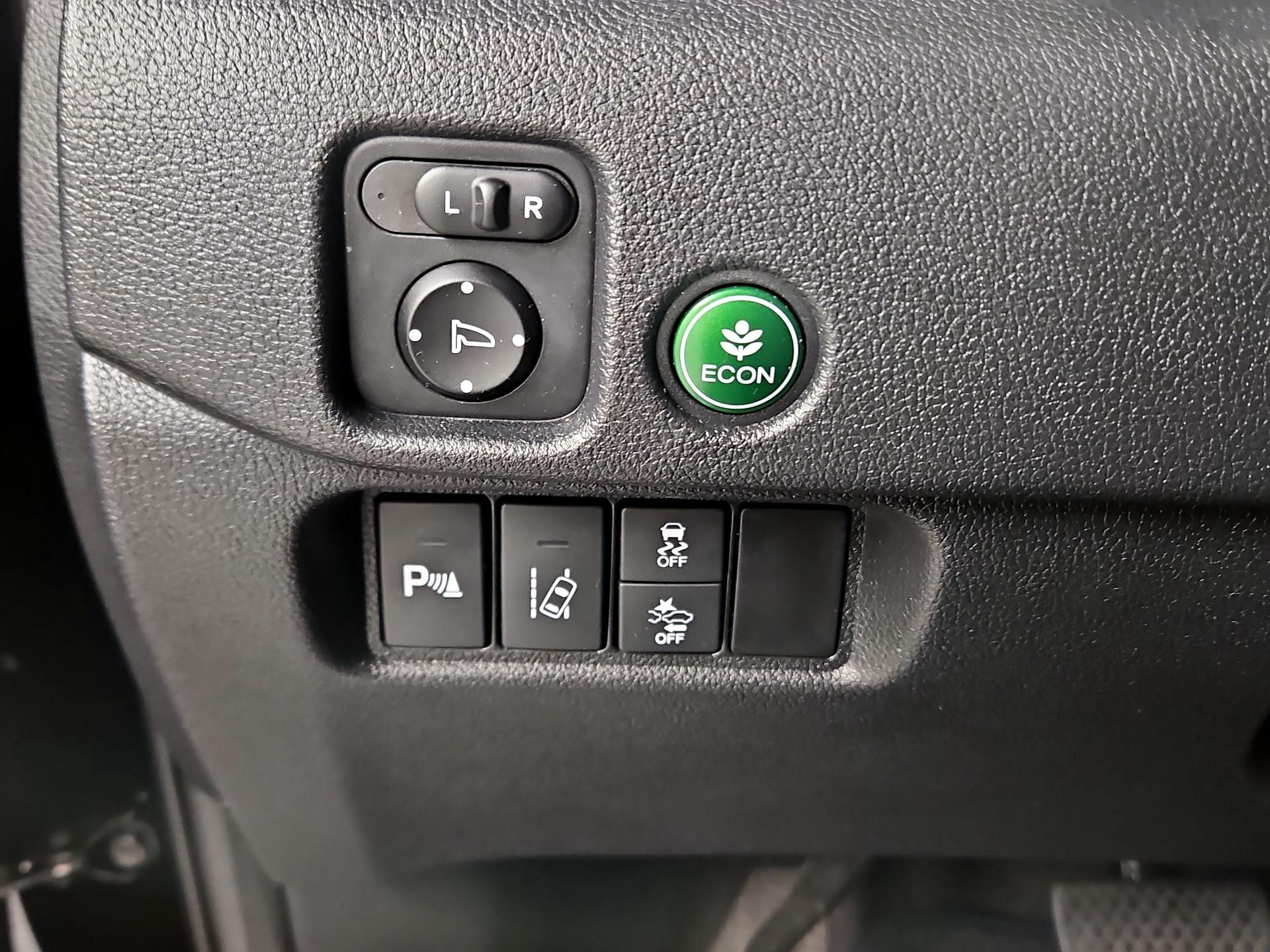 Thumbnail: 2016 Honda Pilot - 13