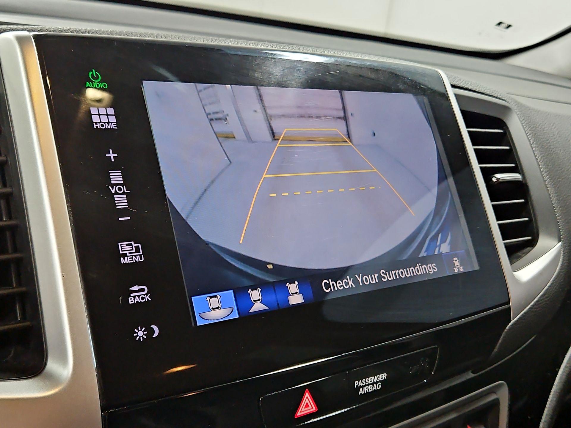 Thumbnail: 2016 Honda Pilot - 15