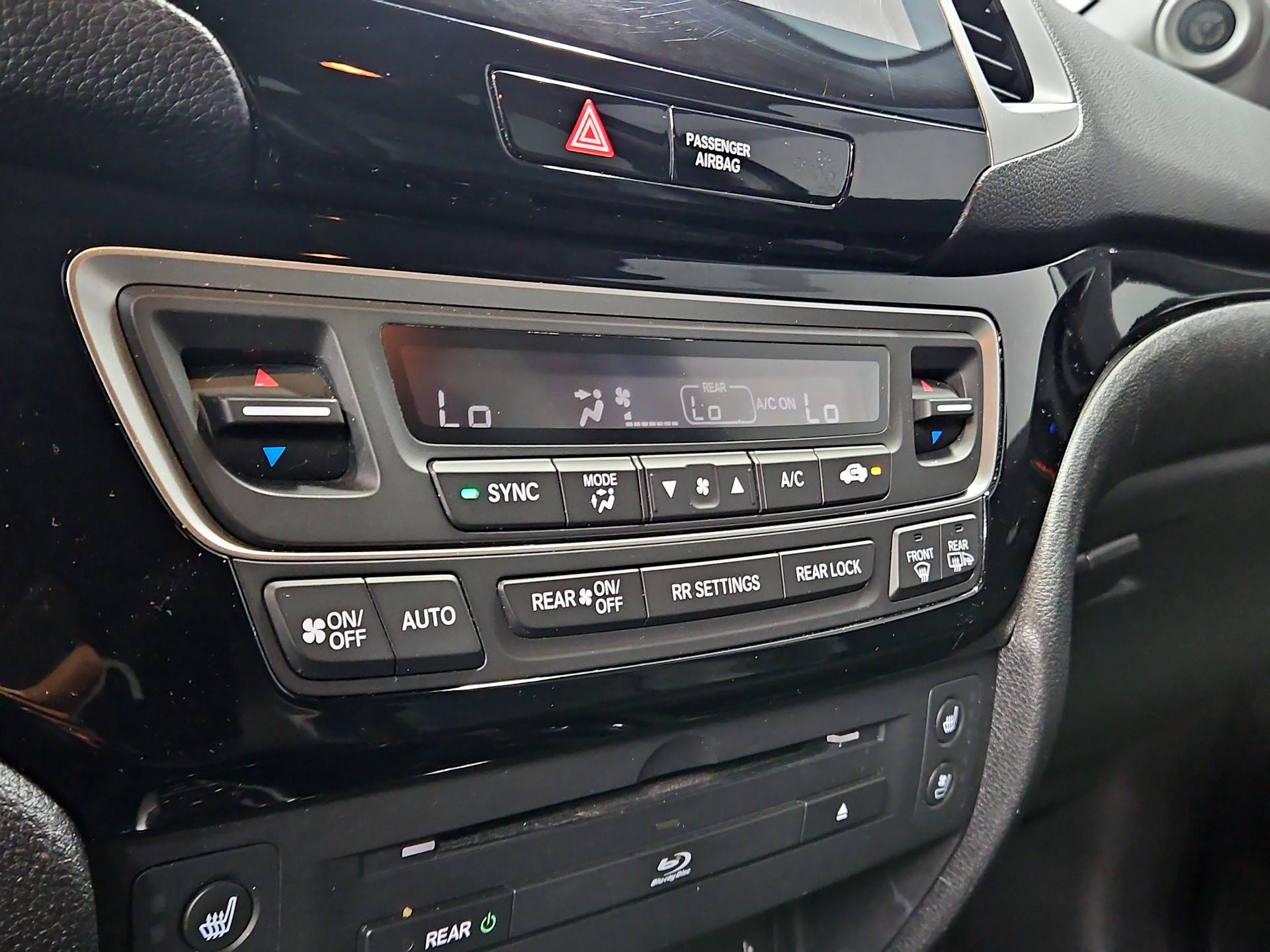 Thumbnail: 2016 Honda Pilot - 17
