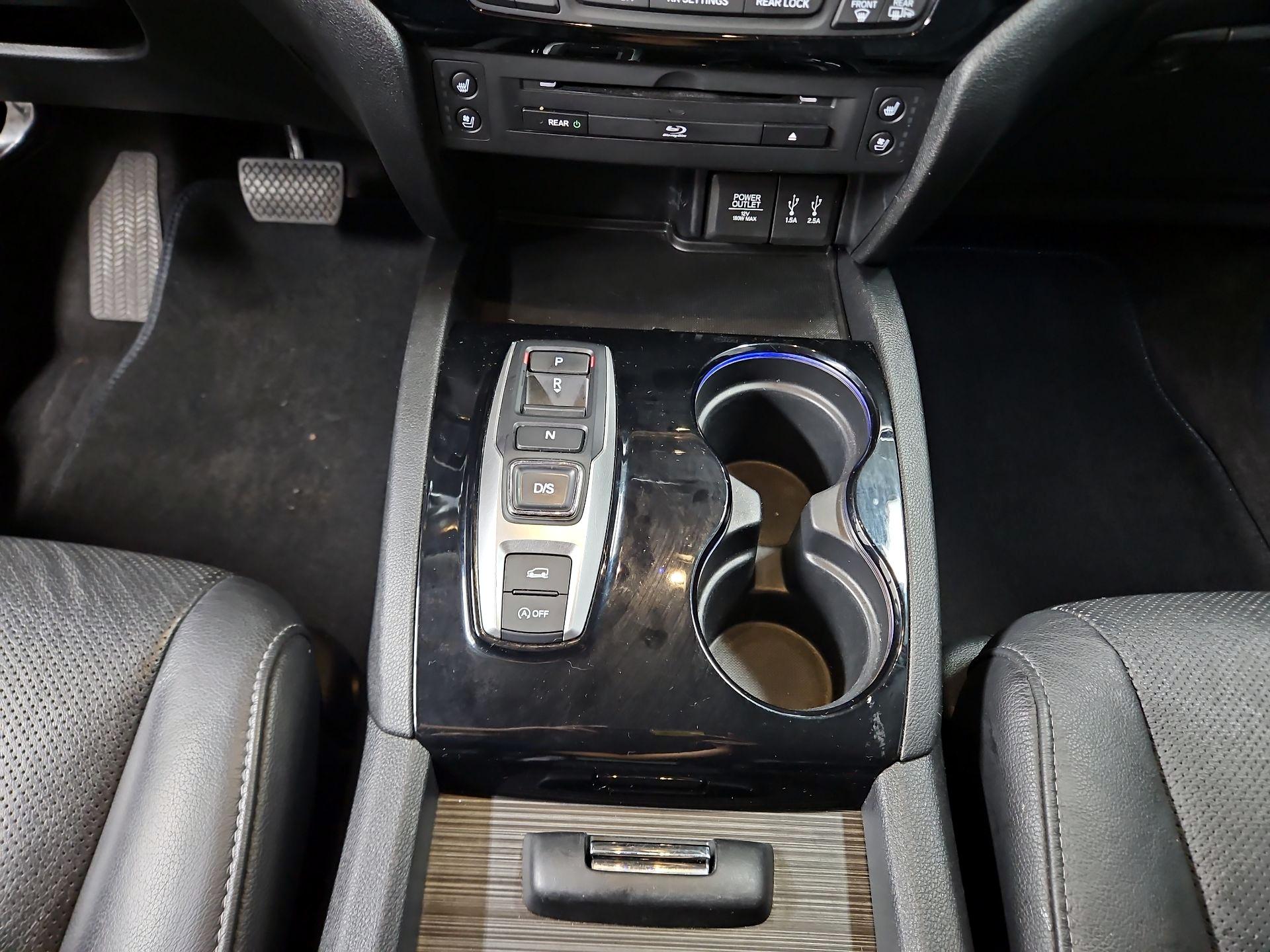Thumbnail: 2016 Honda Pilot - 18