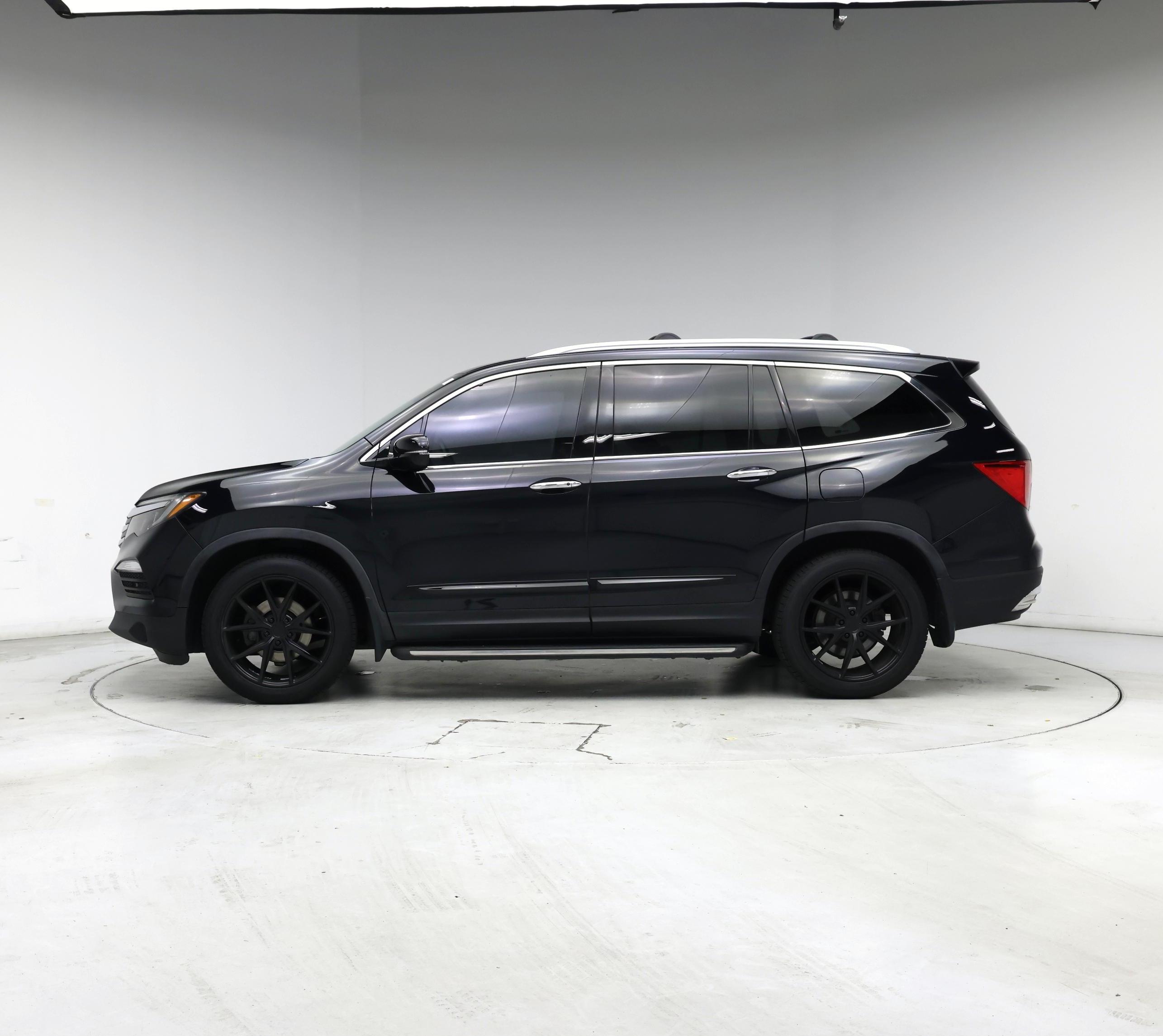 Thumbnail: 2016 Honda Pilot - 3