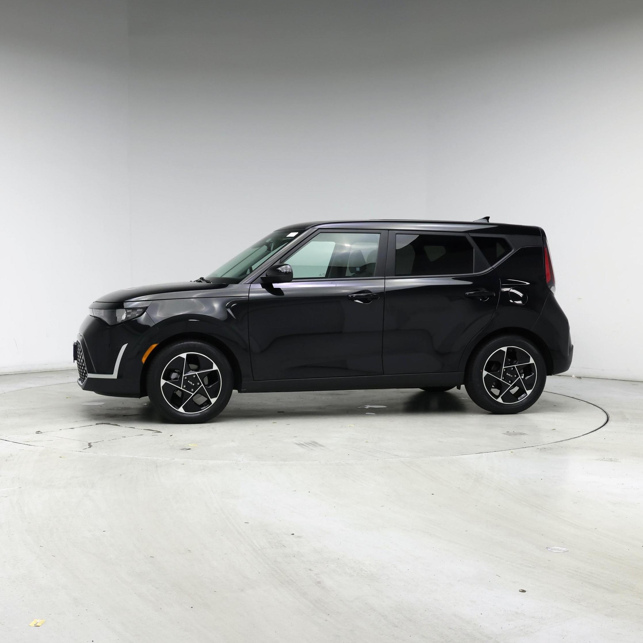 Thumbnail: 2023 Kia Soul - 3