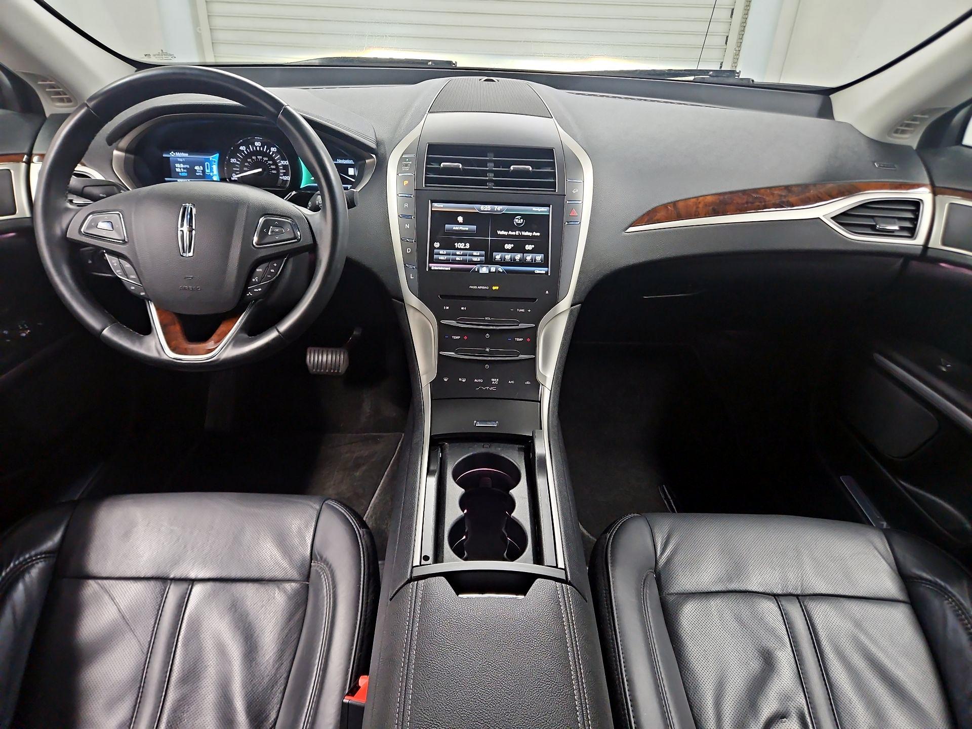 Thumbnail: 2015 Lincoln MKZ - 9