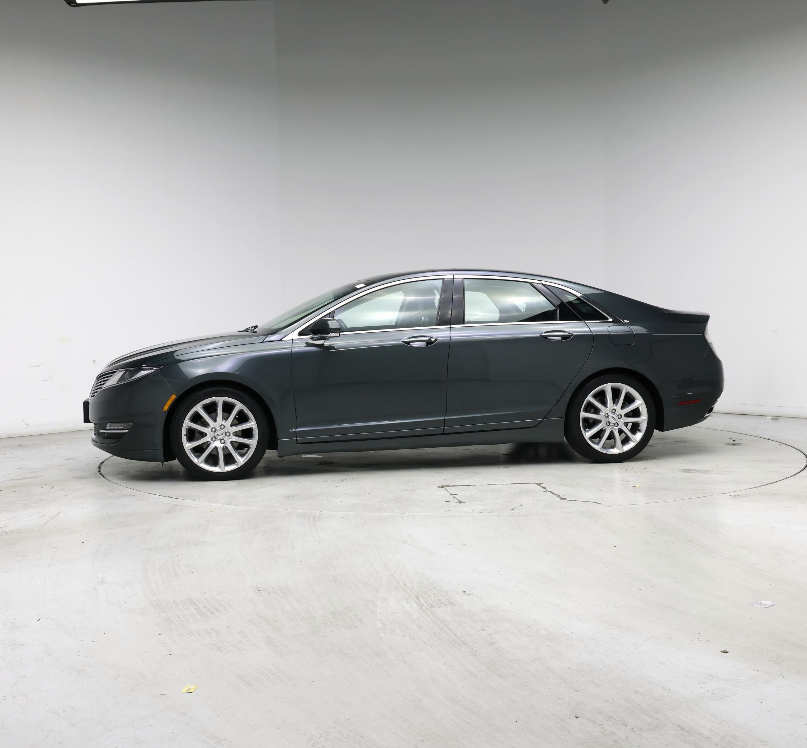 Thumbnail: 2015 Lincoln MKZ - 3