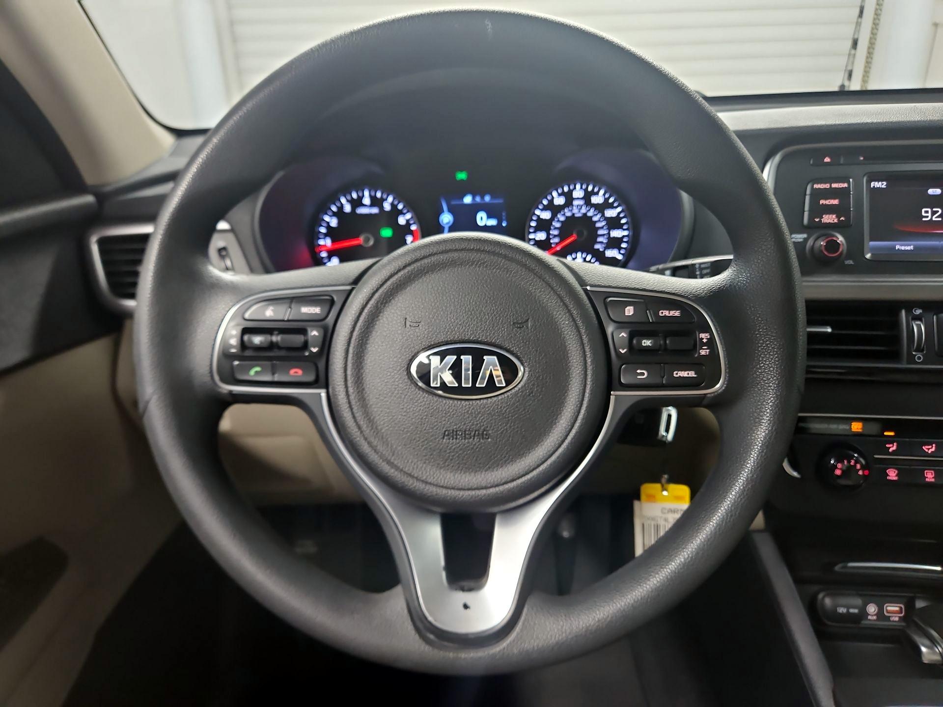 Thumbnail: 2016 Kia Optima - 10