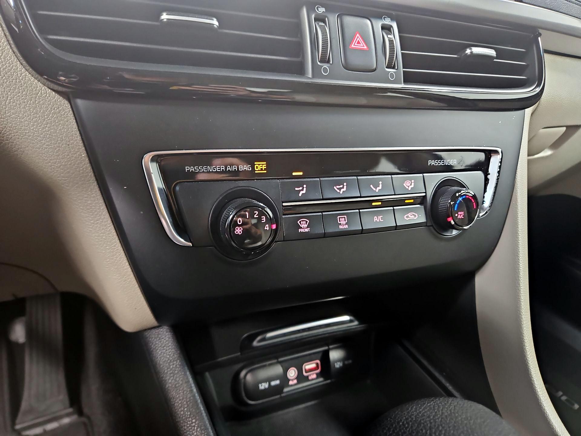 Thumbnail: 2016 Kia Optima - 16