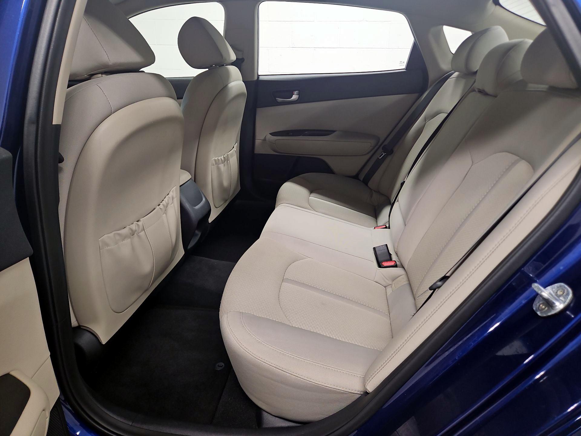Thumbnail: 2016 Kia Optima - 19
