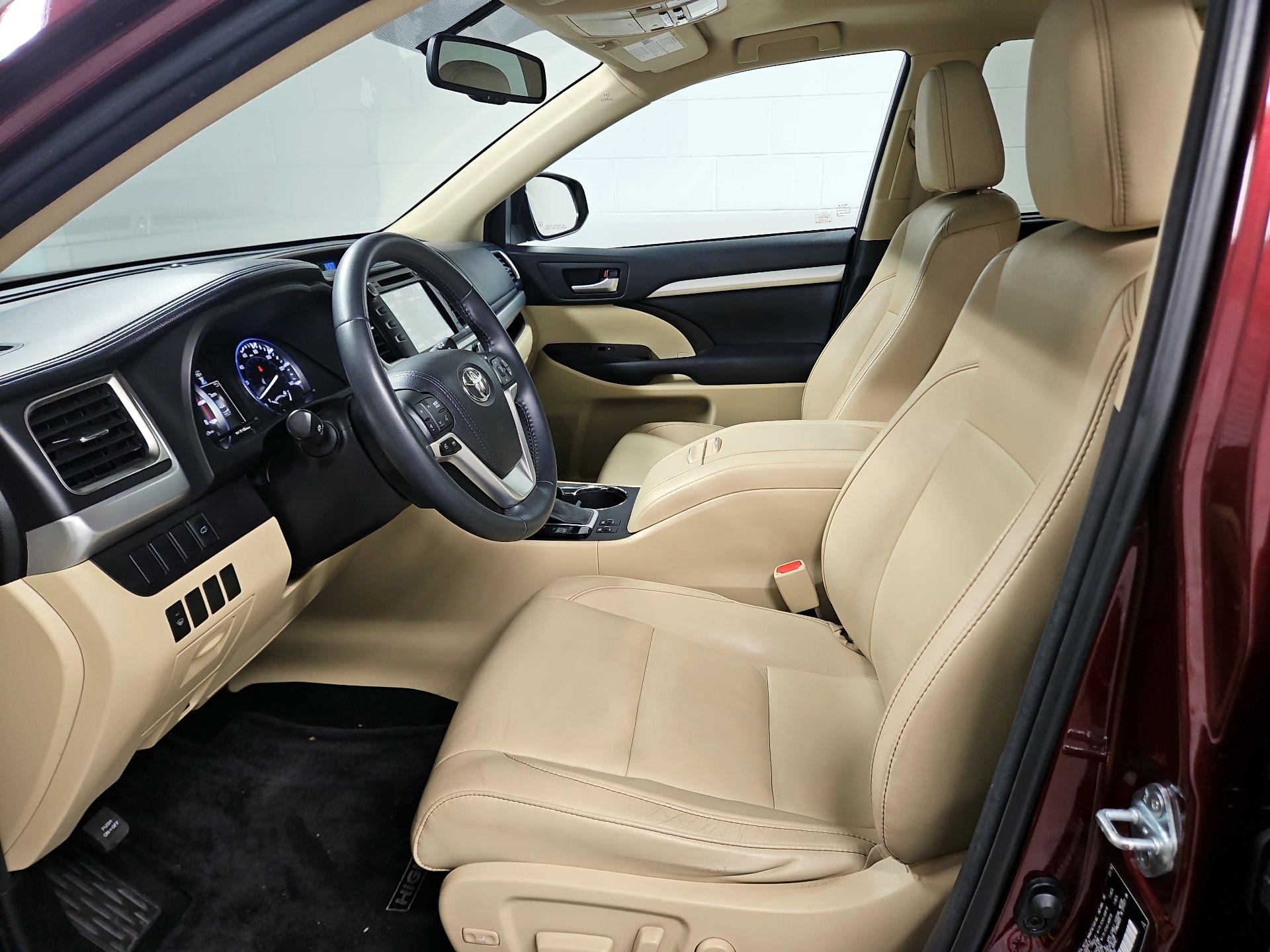 Thumbnail: 2016 Toyota Highlander - 11
