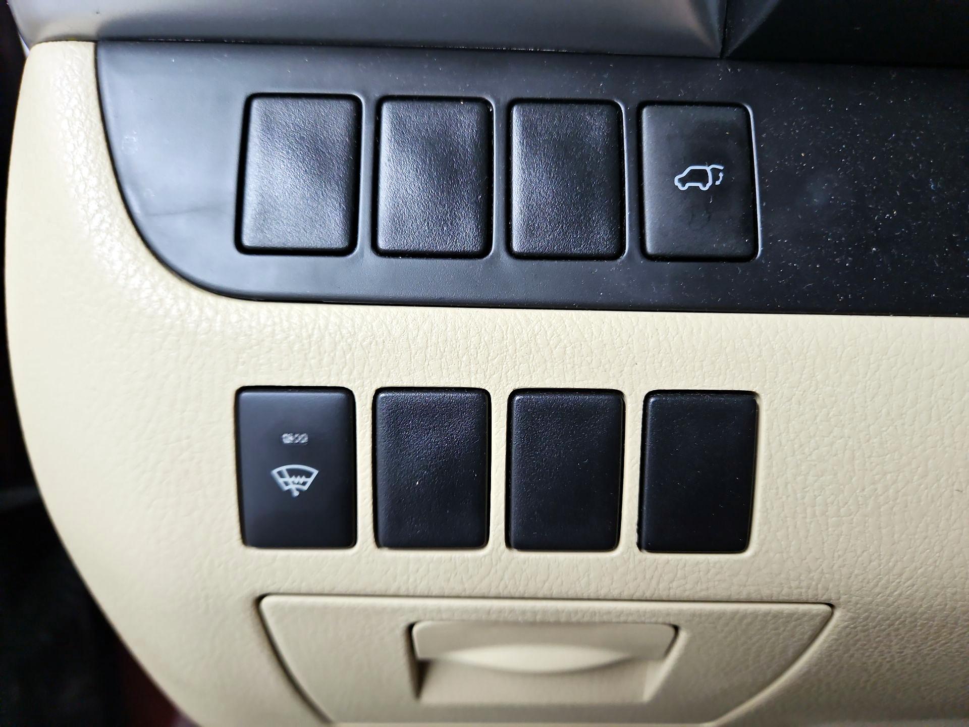 Thumbnail: 2016 Toyota Highlander - 13