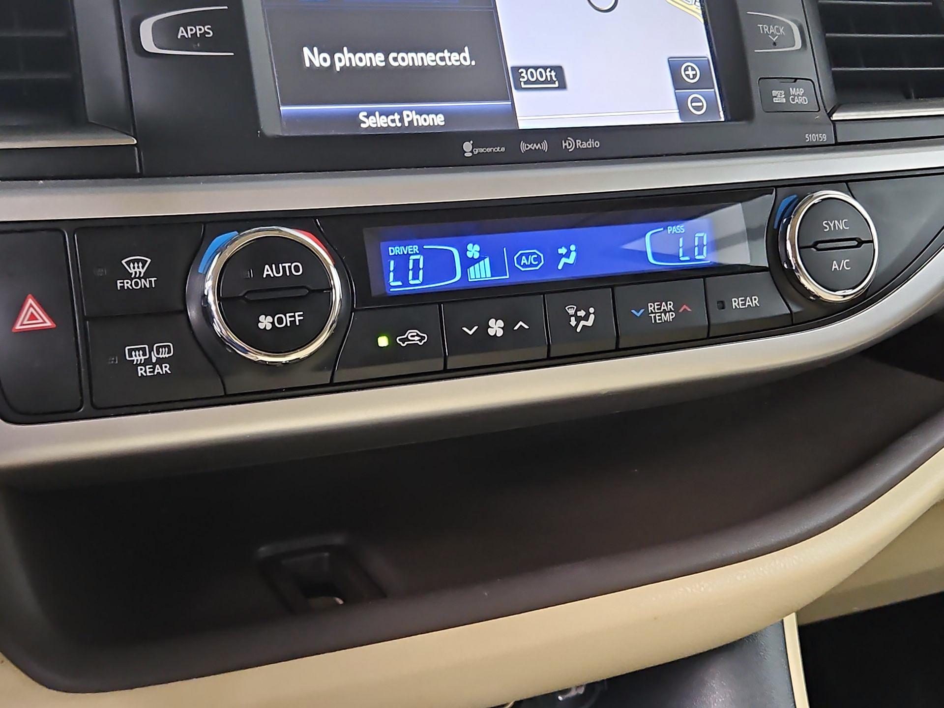 Thumbnail: 2016 Toyota Highlander - 16
